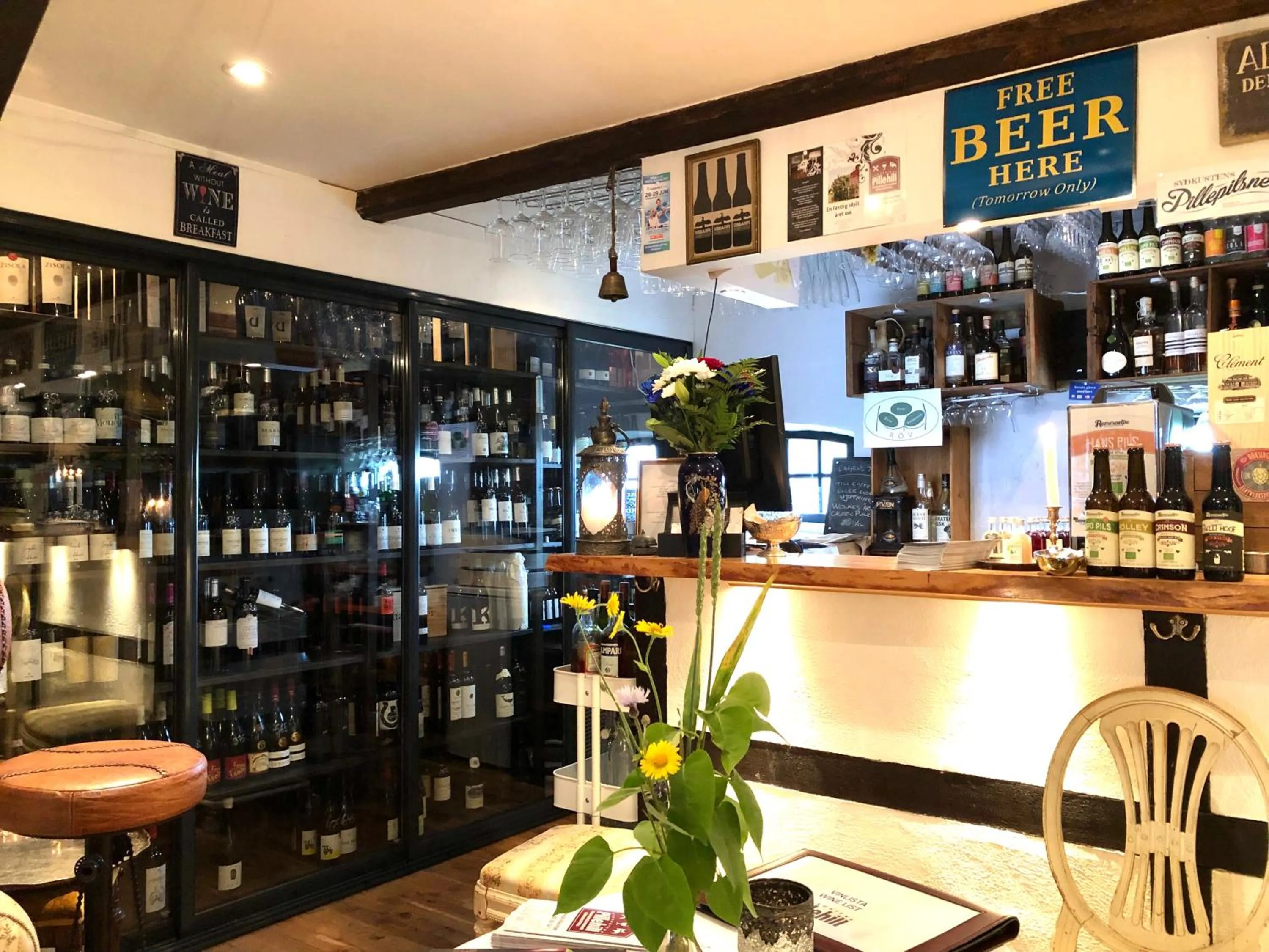 Restaurant/places to eat in Sydkustens at Pillehill