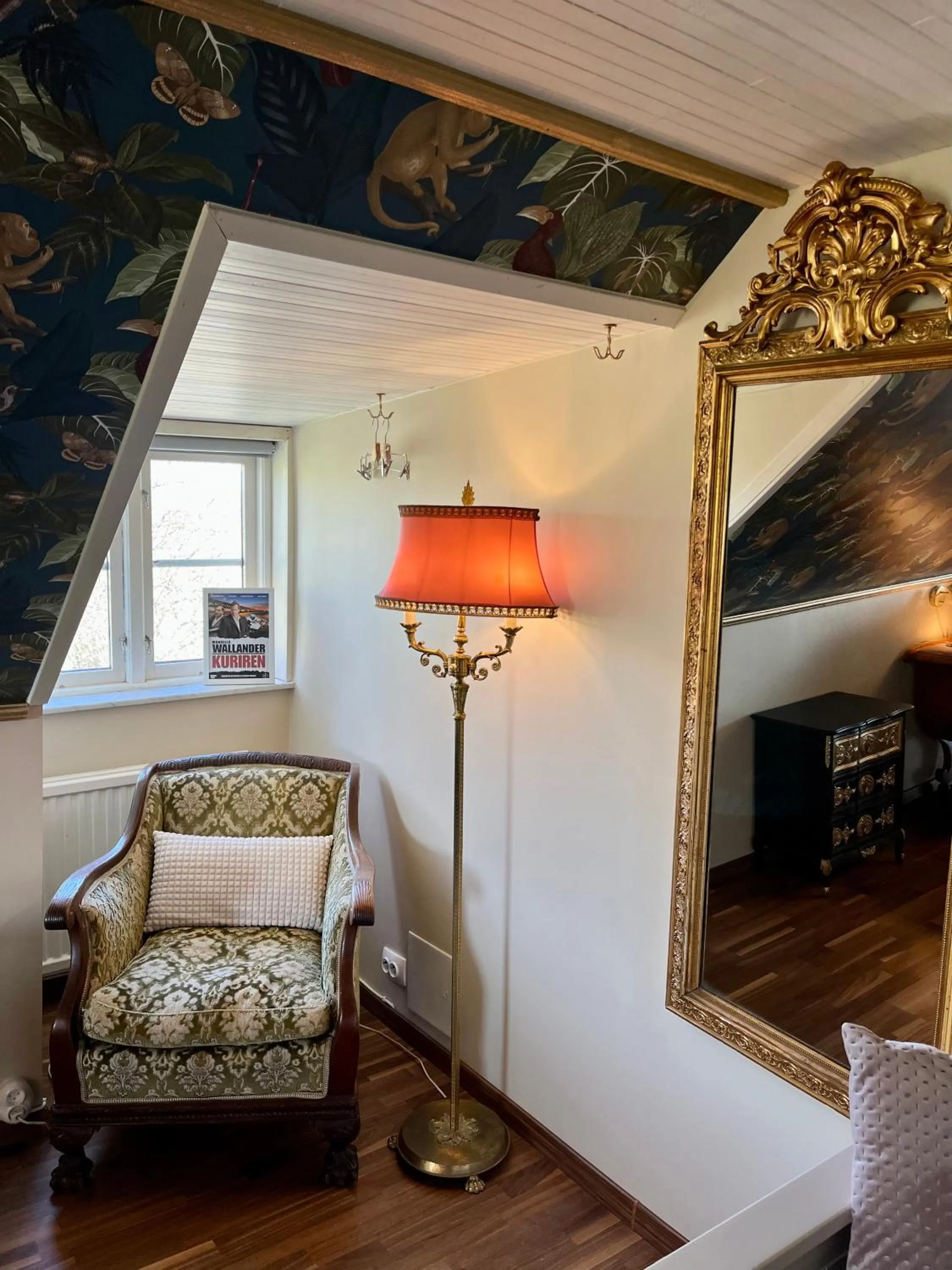 Seating area, Bed in Sydkustens at Pillehill