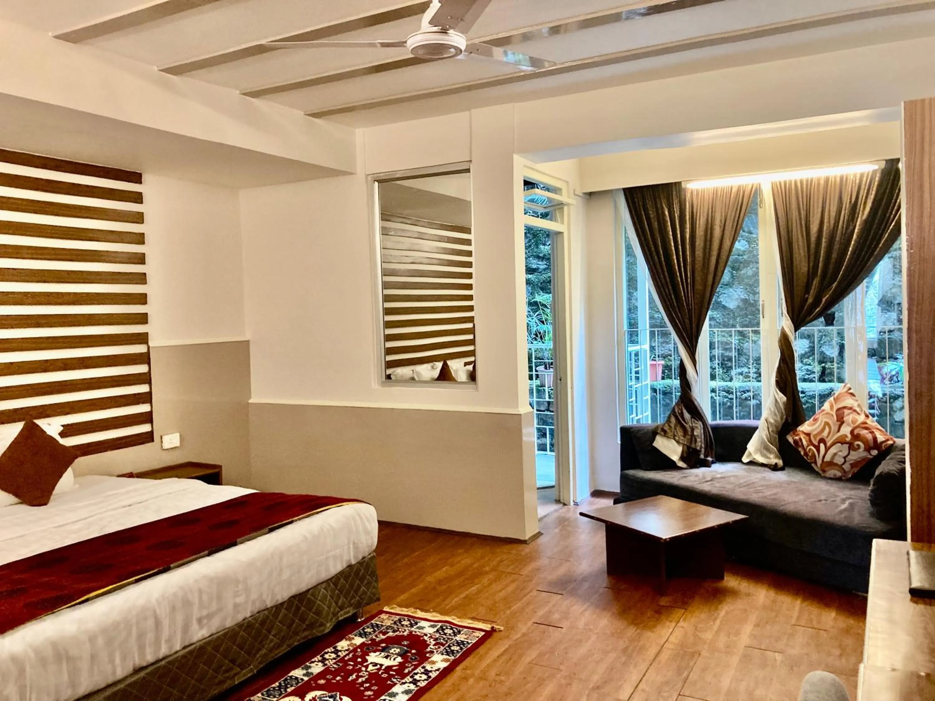 Bed in MayaTels - Maya Inn, Gangtok