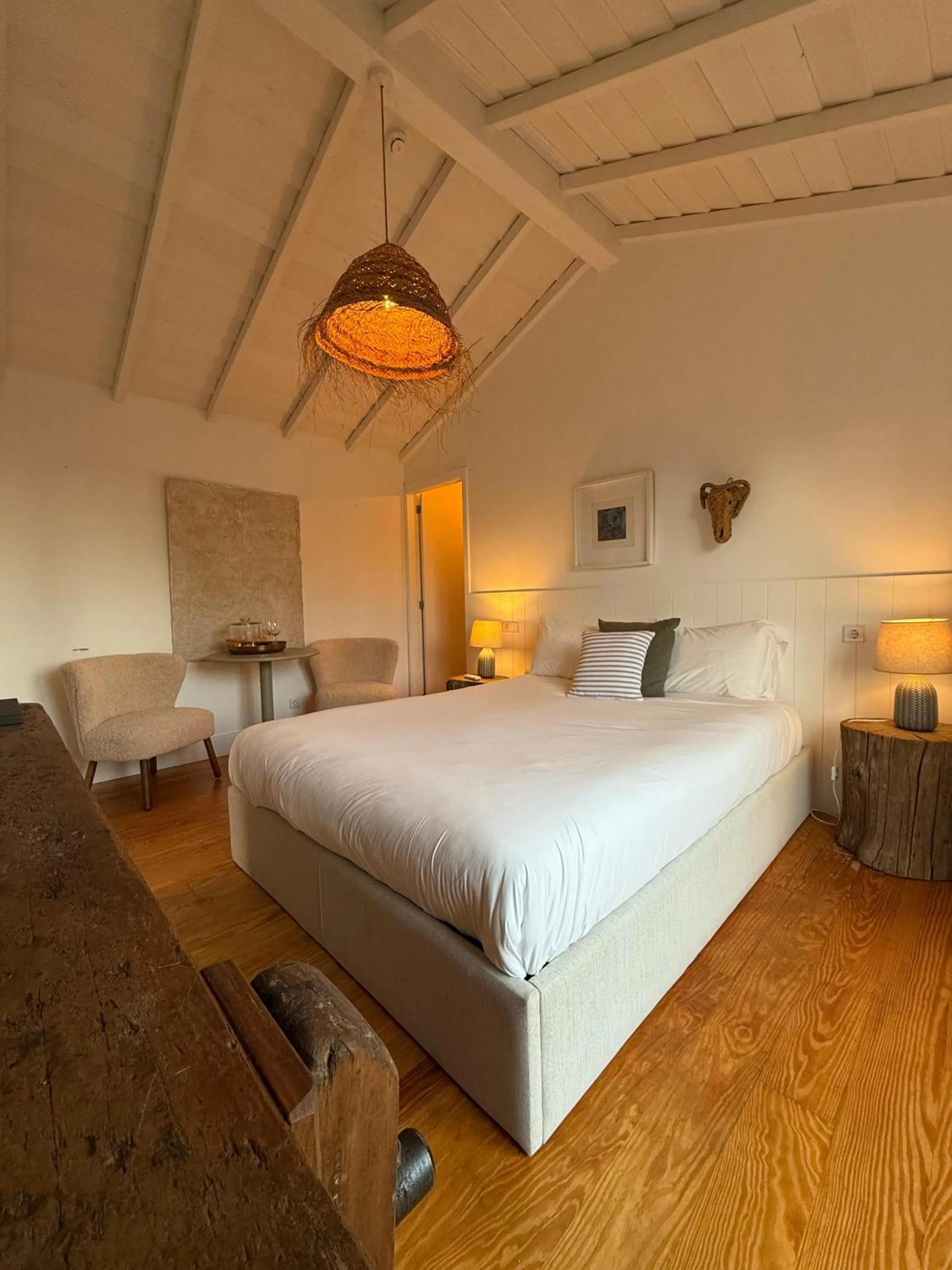 Bedroom, Bed in Cerquido by NHôme