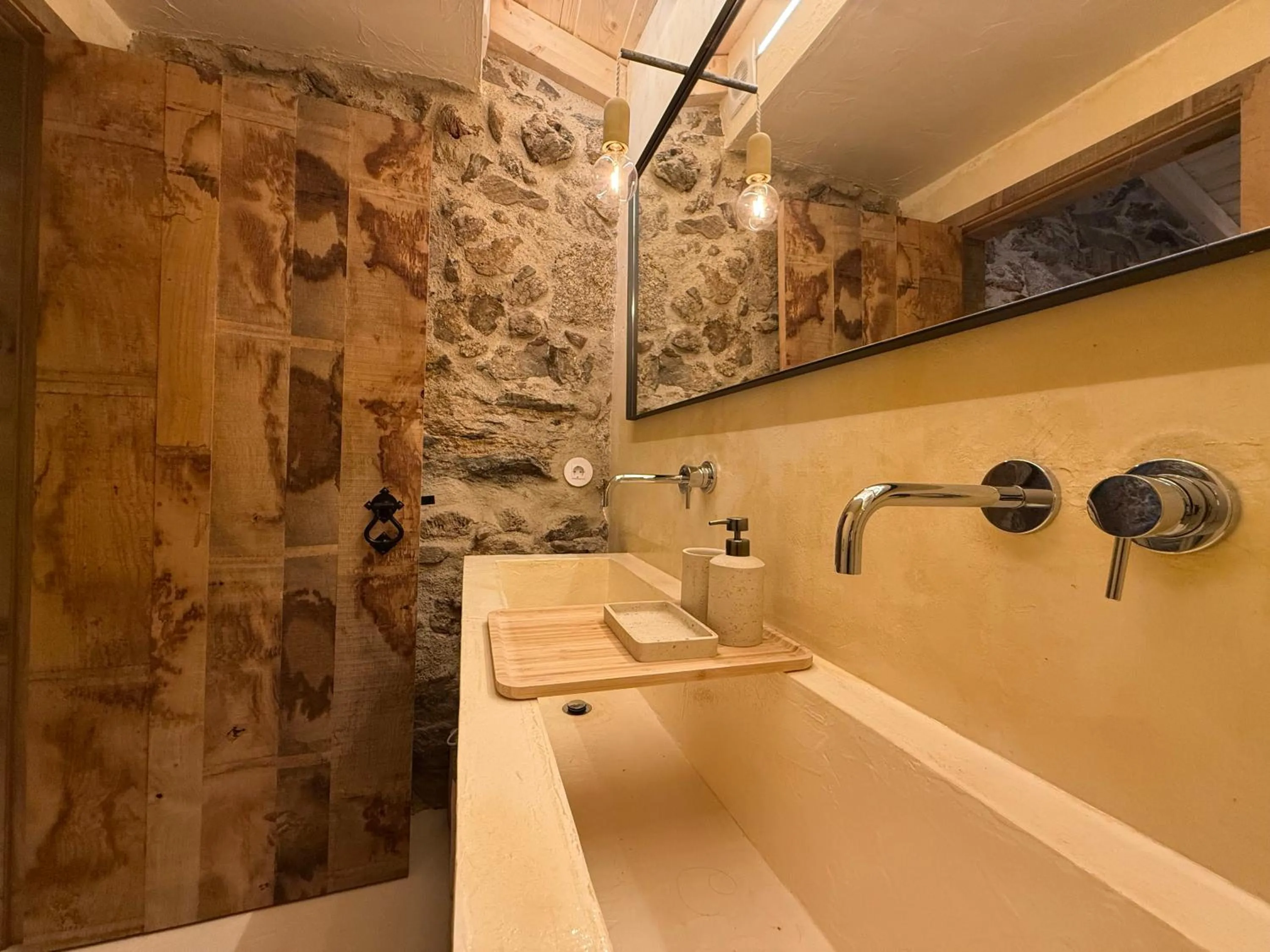 Shower in Cerquido by NHôme