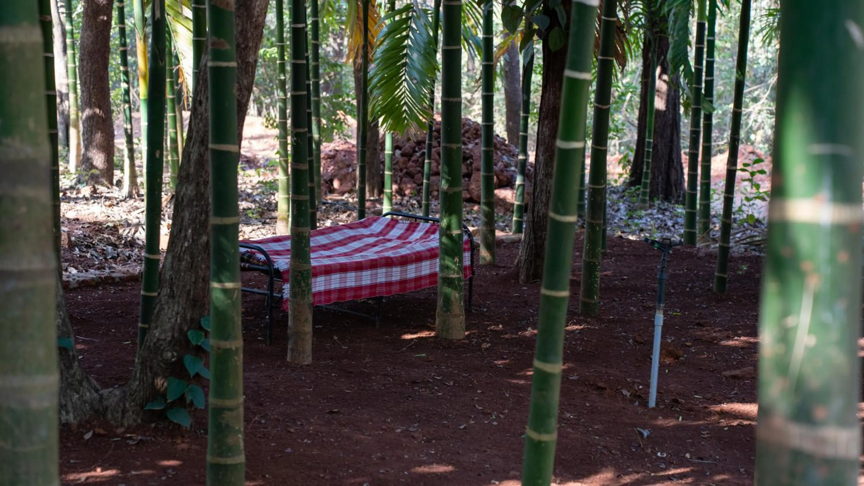 Communal lounge/ TV room in The Inaka Goa