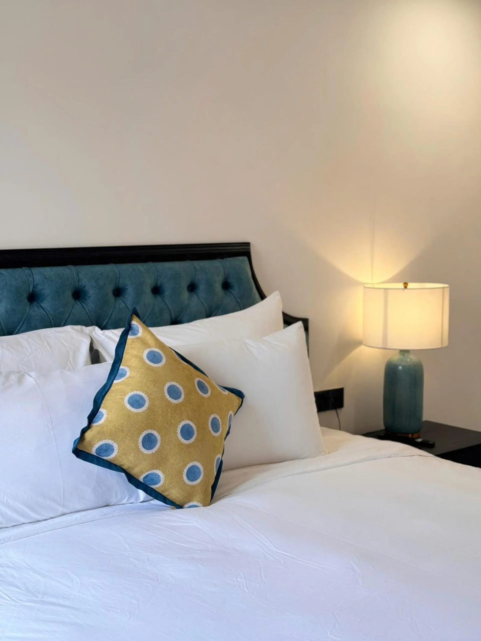 Bed in The Room Hotel - Starbucks