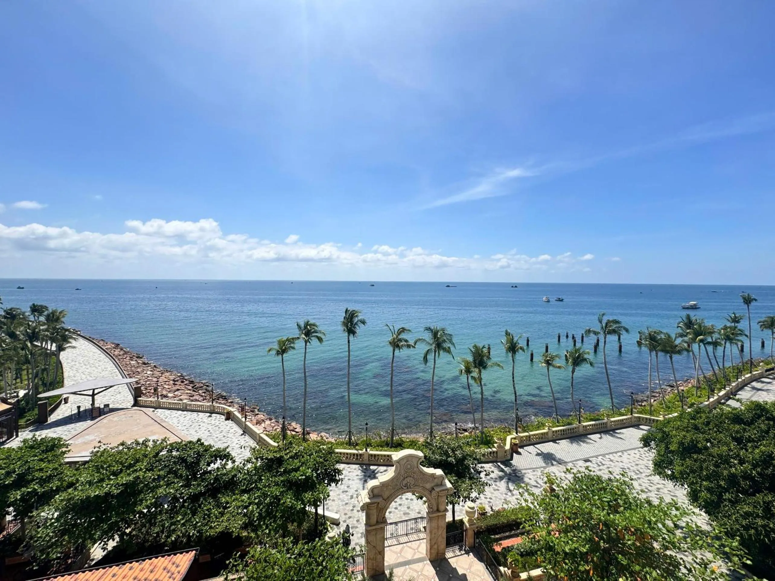 Sea view in The Room Hotel - Starbucks