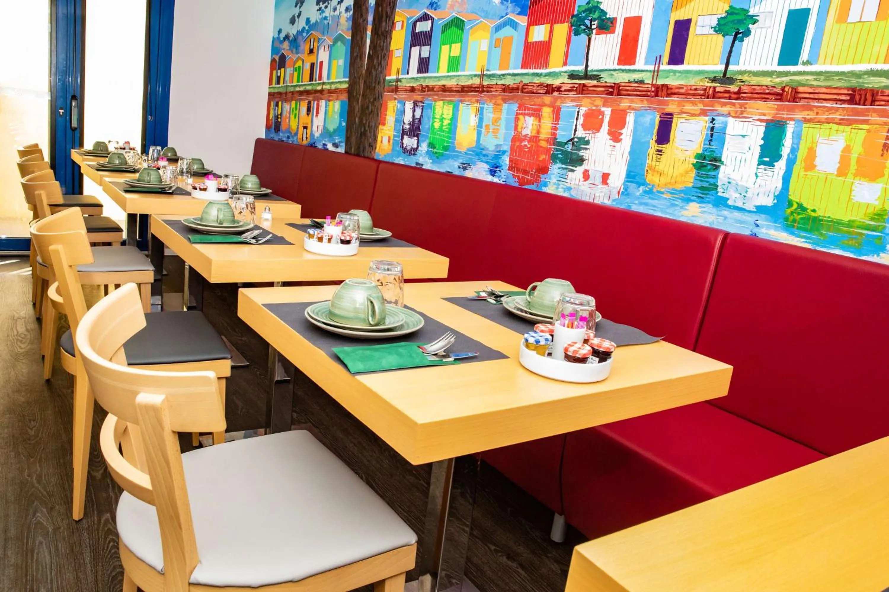 Breakfast in Best Western Arcachon Le Port