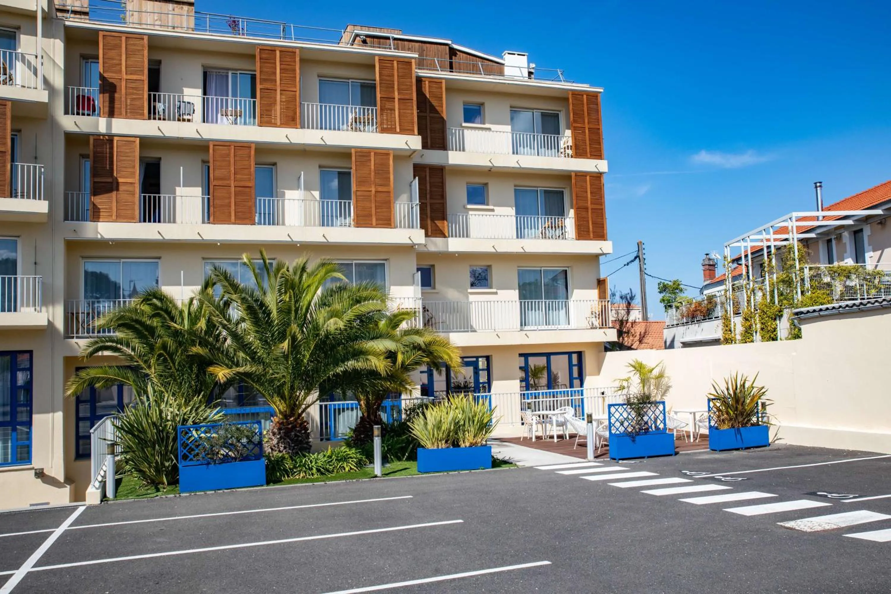 Property building in Best Western Arcachon Le Port
