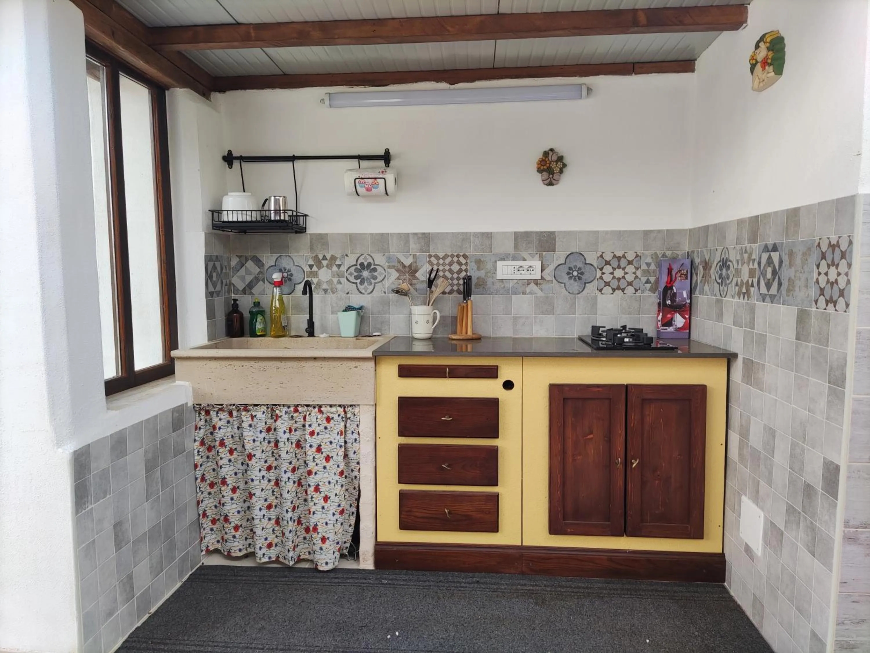 Communal kitchen in Villa Giulia B&B