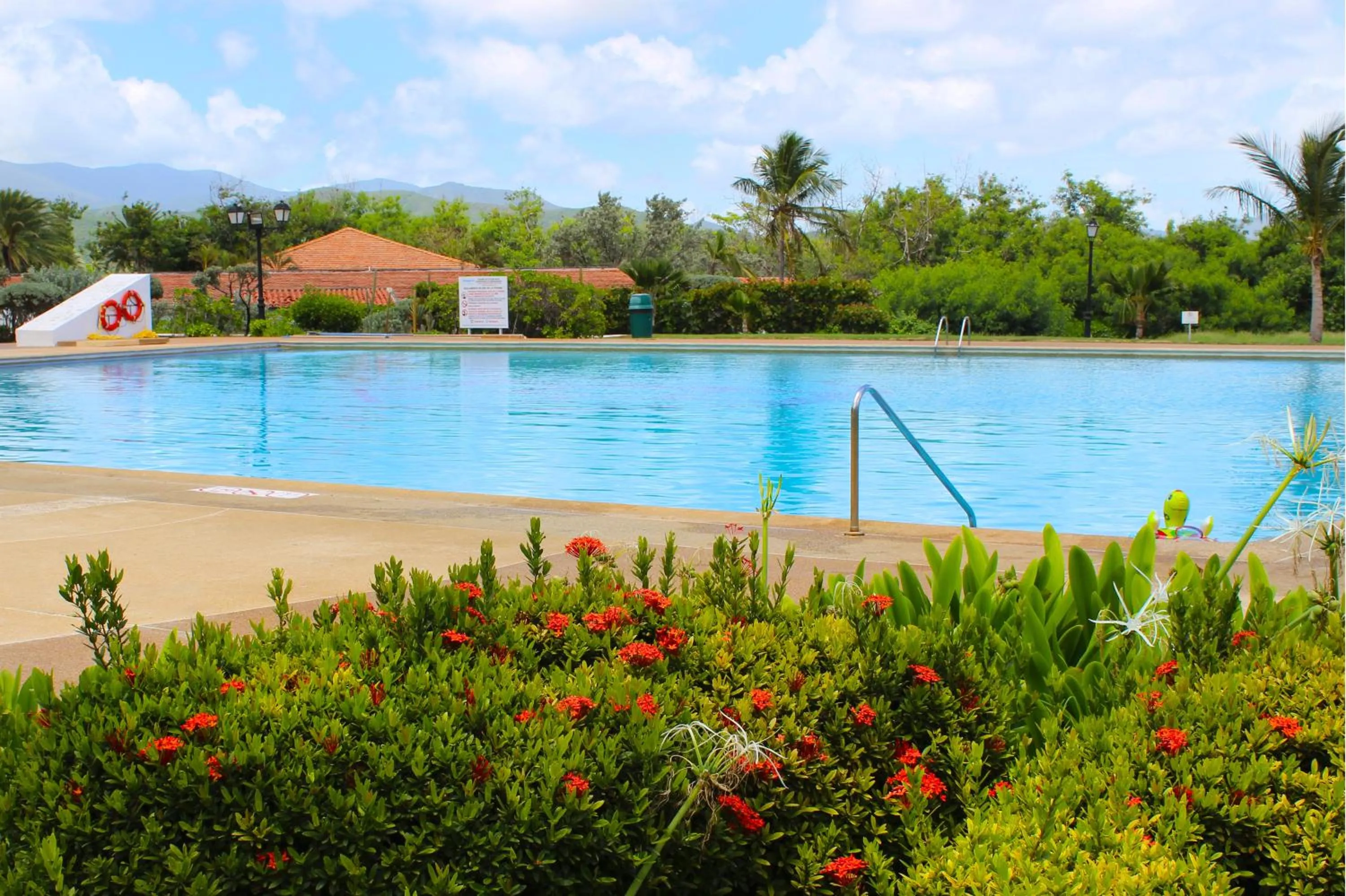 Swimming pool in Hesperia Isla Margarita
