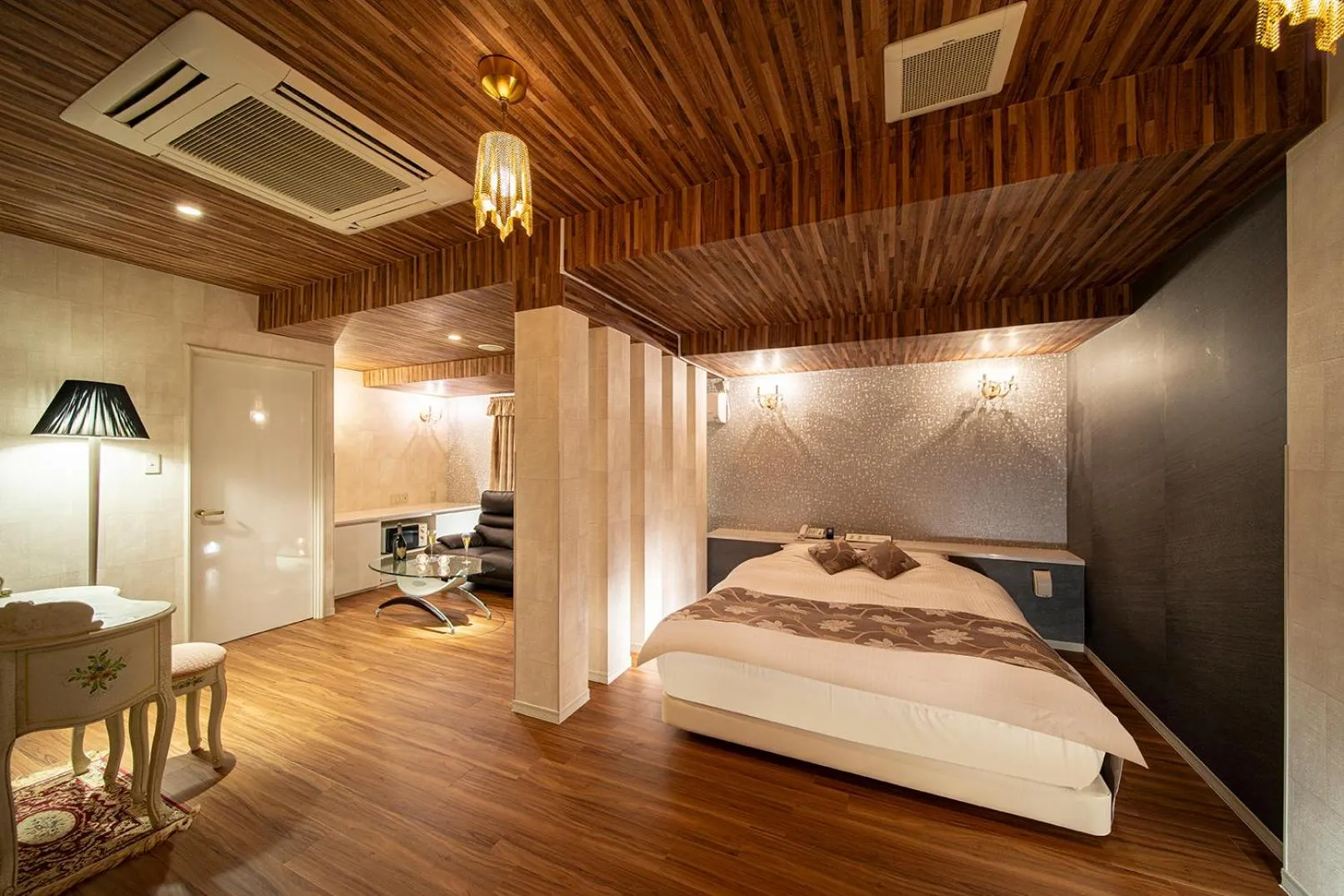 Bed in ホテル リベラル 男塾ホテルグループ