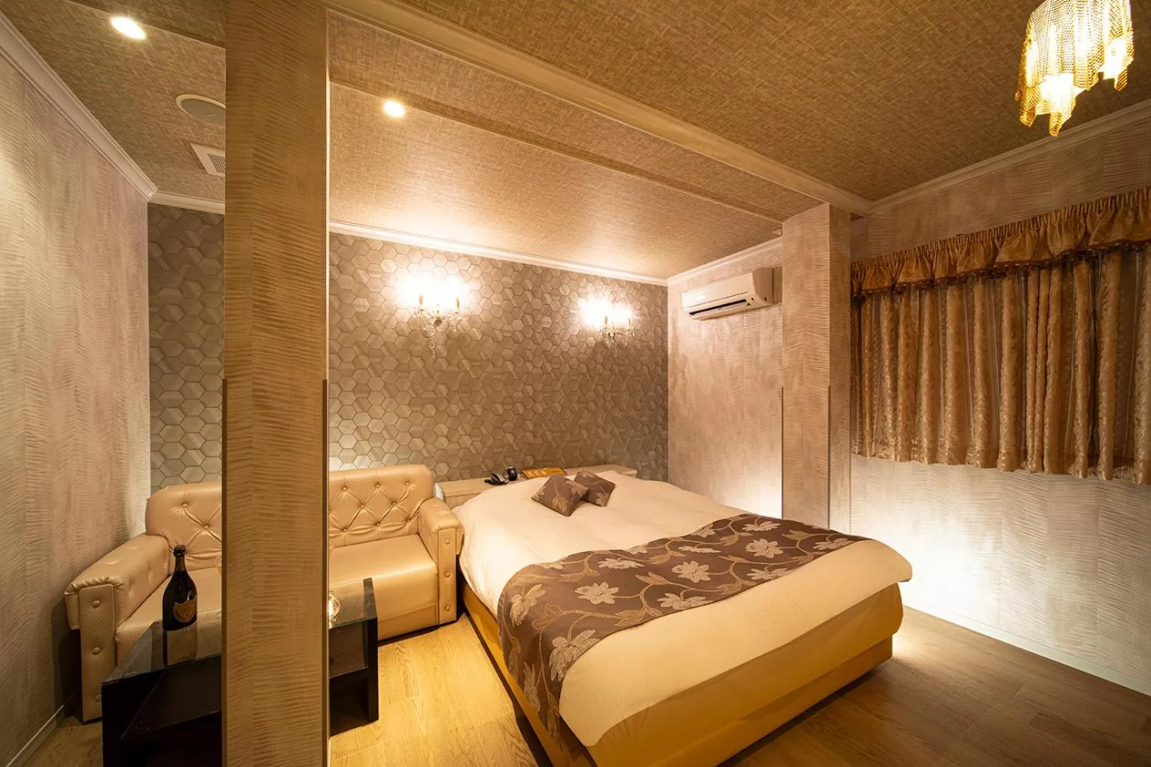 Bed in ホテル リベラル 男塾ホテルグループ