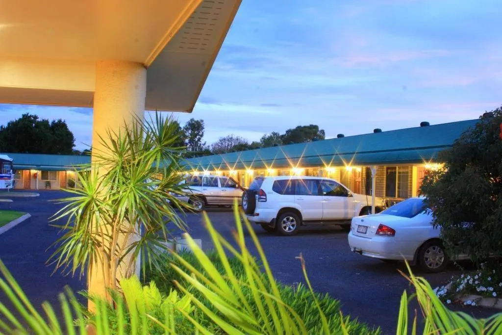 Area and facilities in Riverland Motor Inn