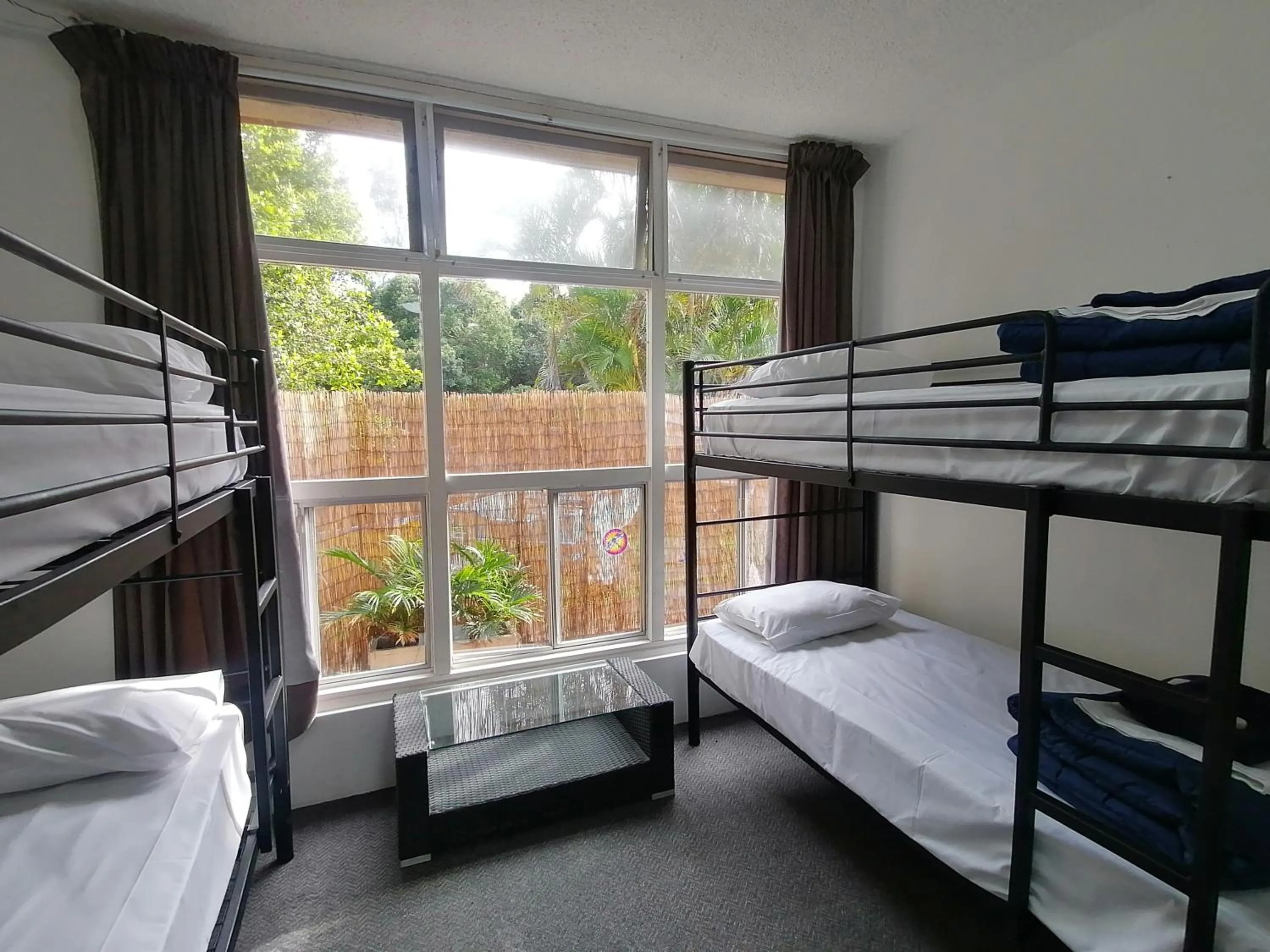 bunk bed, Bed in Park Beach Hotel Motel