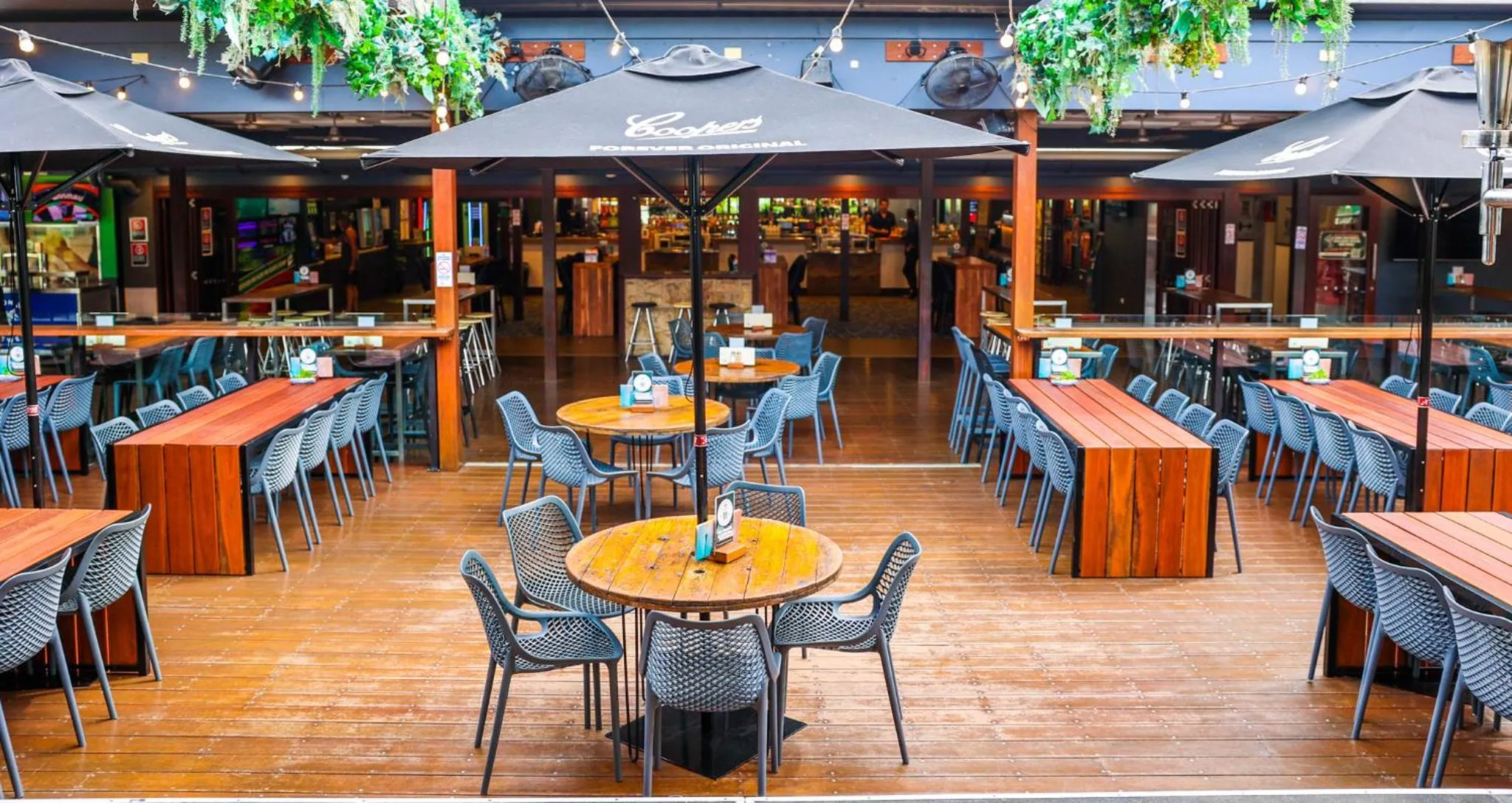 Restaurant/places to eat in Park Beach Hotel Motel