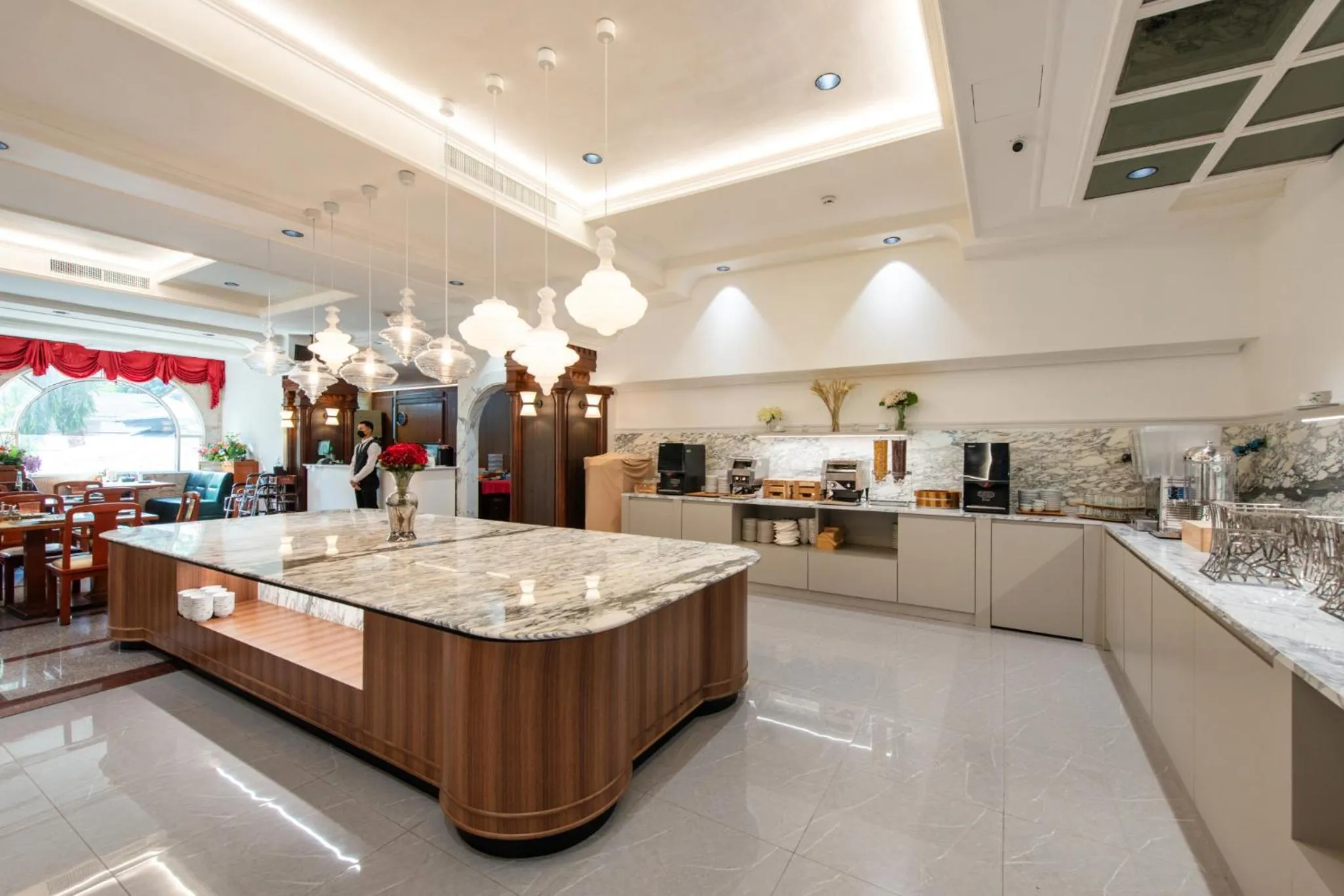 Buffet breakfast in Elizabeth Hotel