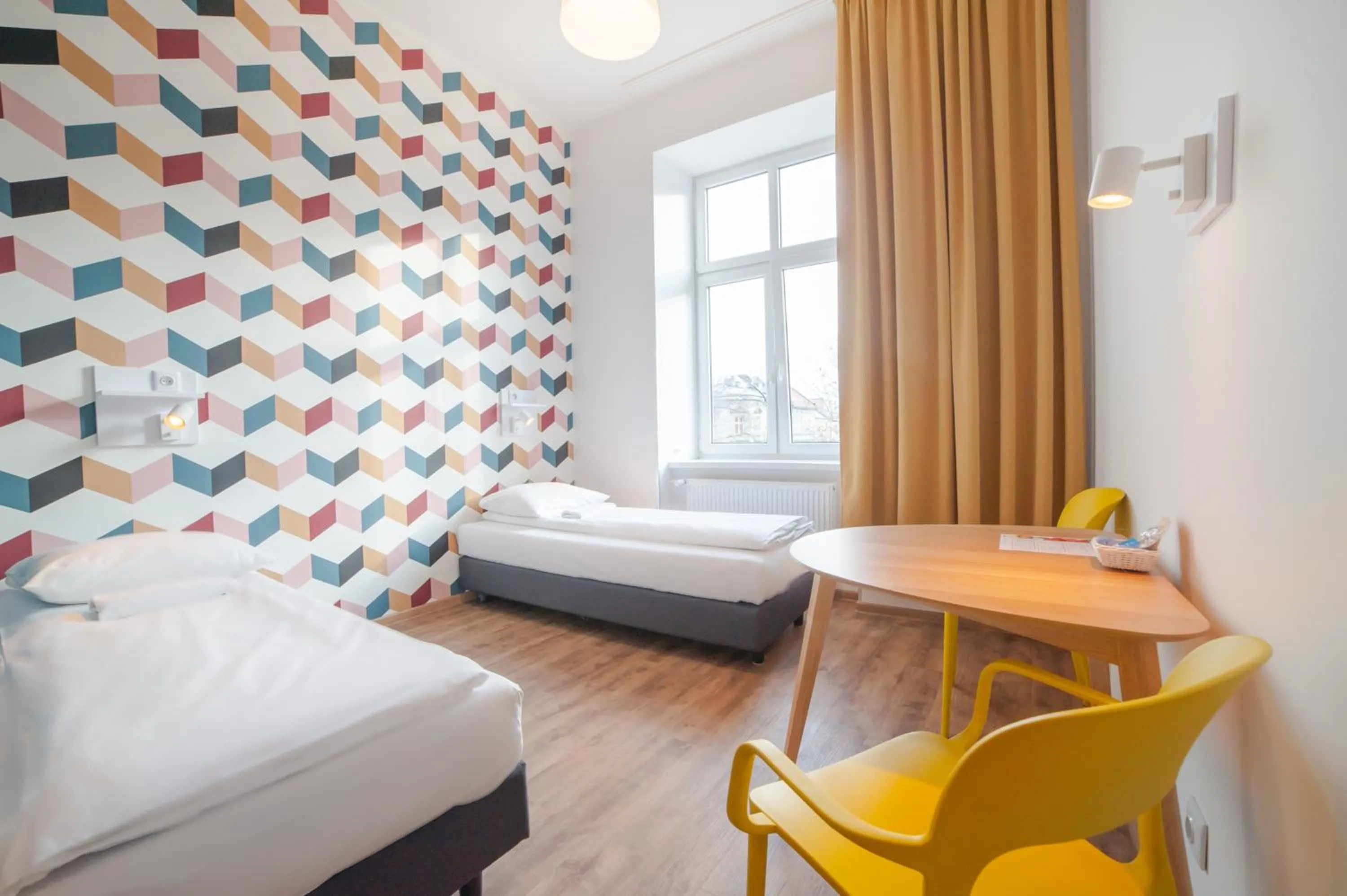 Twin Room with Private Bathroom in Atlantis Hostel