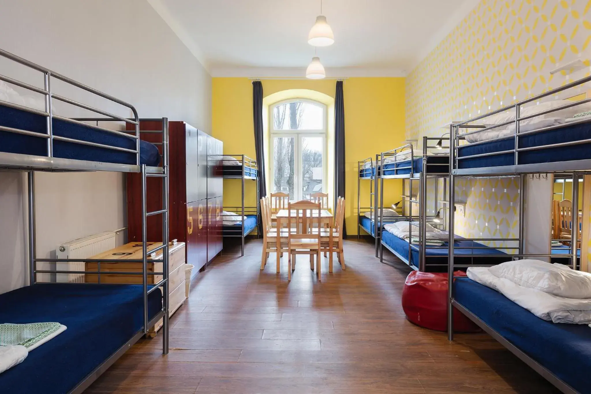 Bed in 10-Bed Dormitory Room with Shared Bathroom in Atlantis Hostel Bed in 10-Bed Dormitory Room with Shared Bathroom in Atlantis Hostel