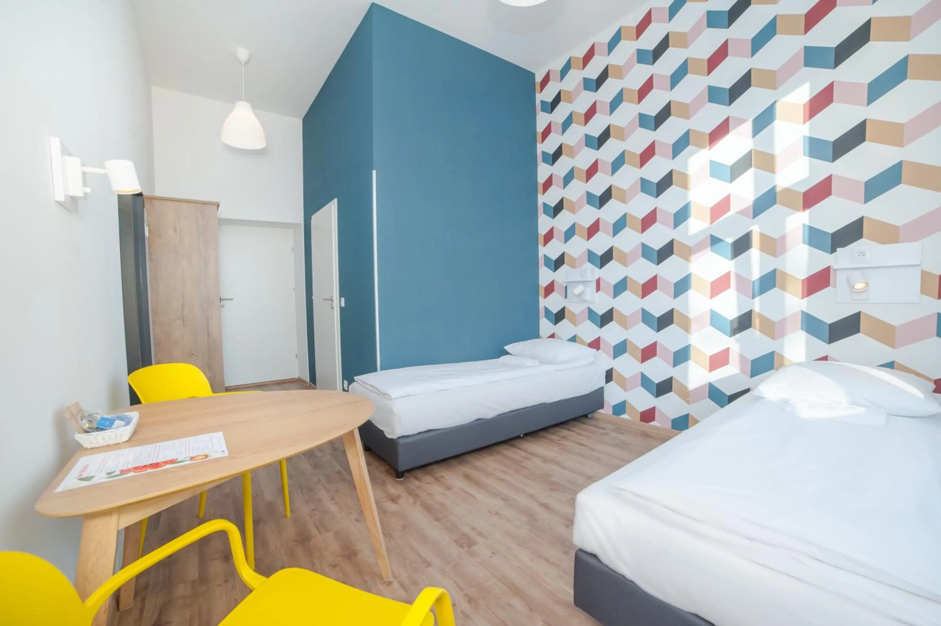 Twin Room with Private Bathroom in Atlantis Hostel