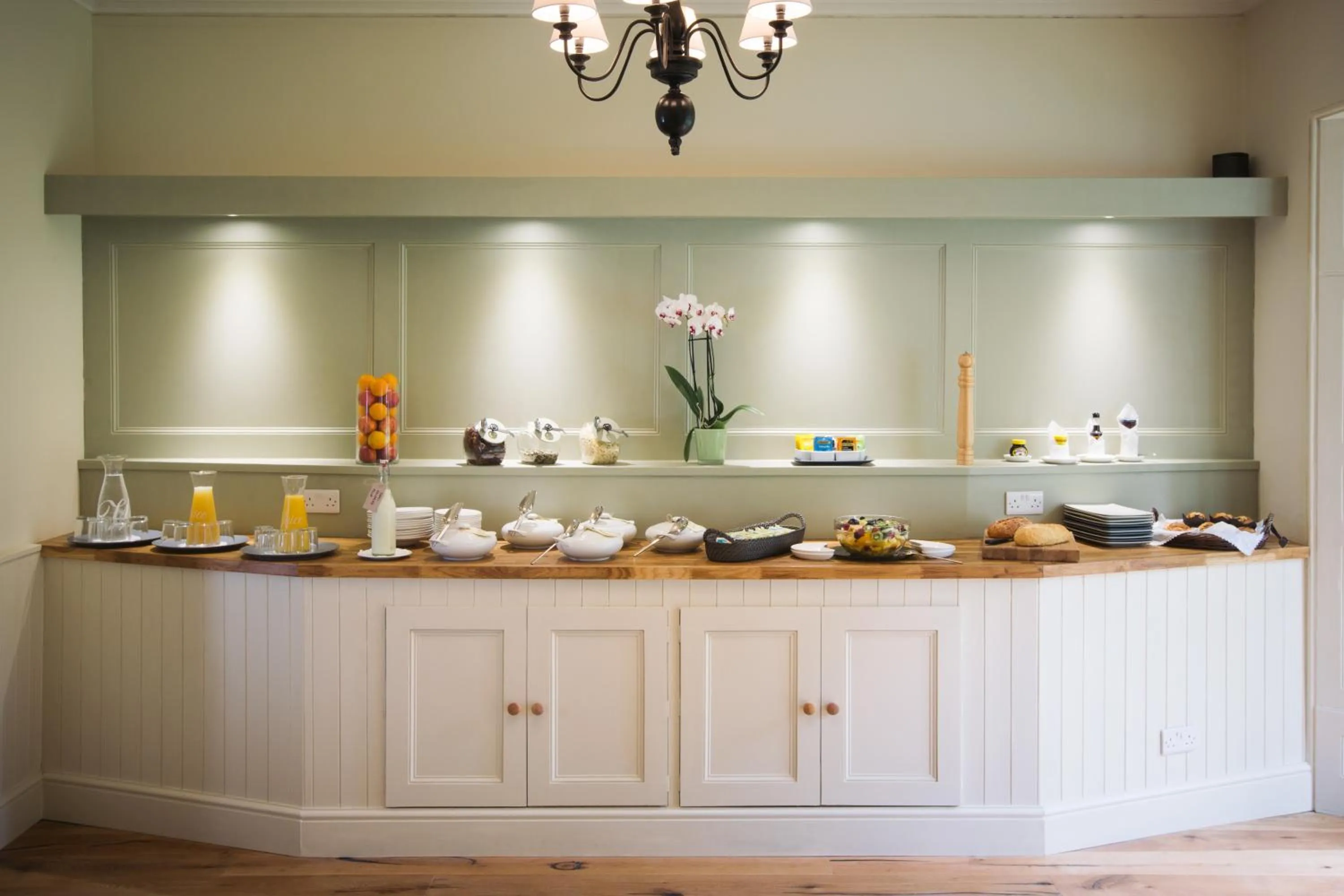 Restaurant/places to eat in The Broadmead Boutique B&B