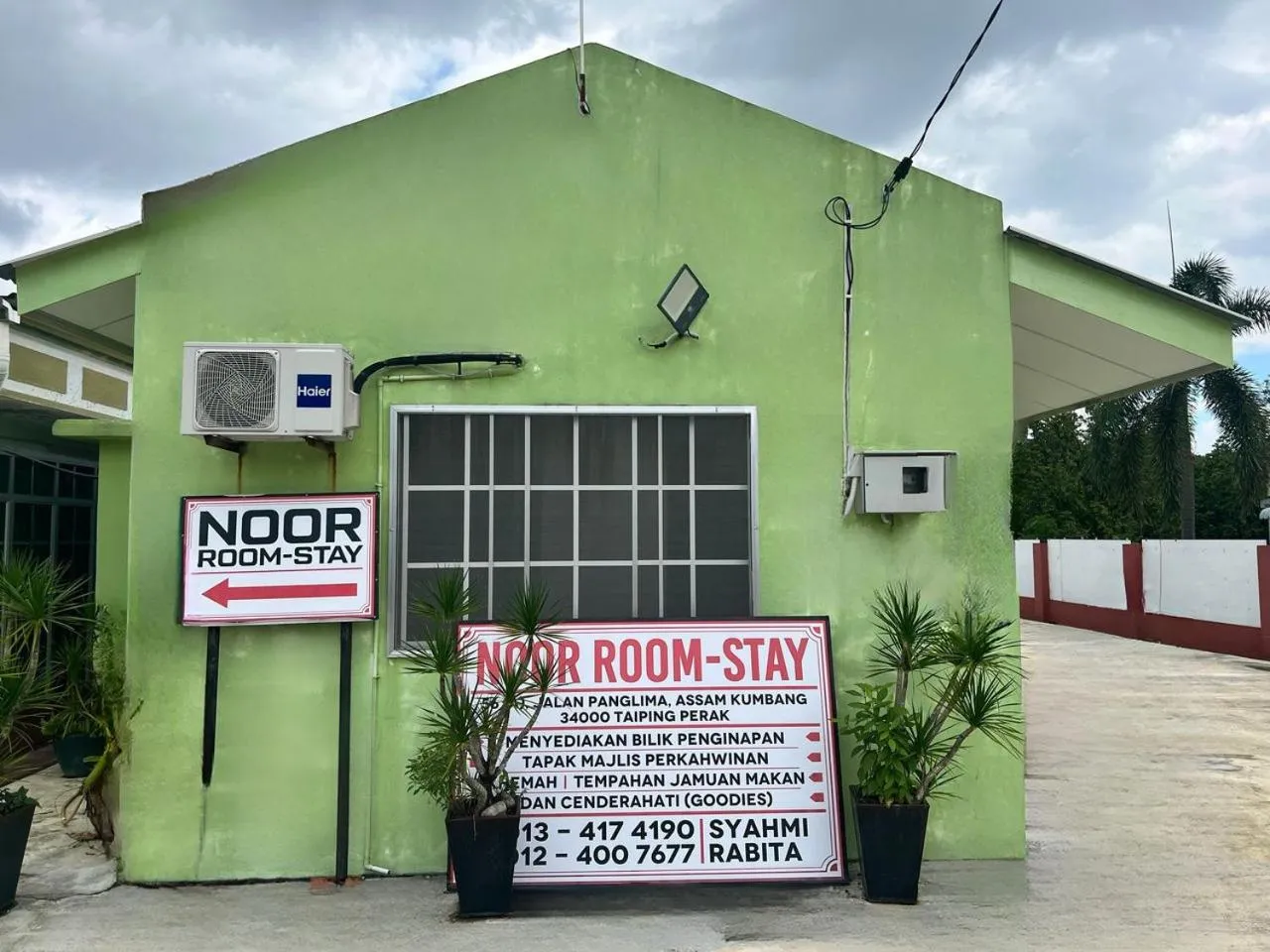 Facade/entrance in Capital O 91117 Noor Room Stay