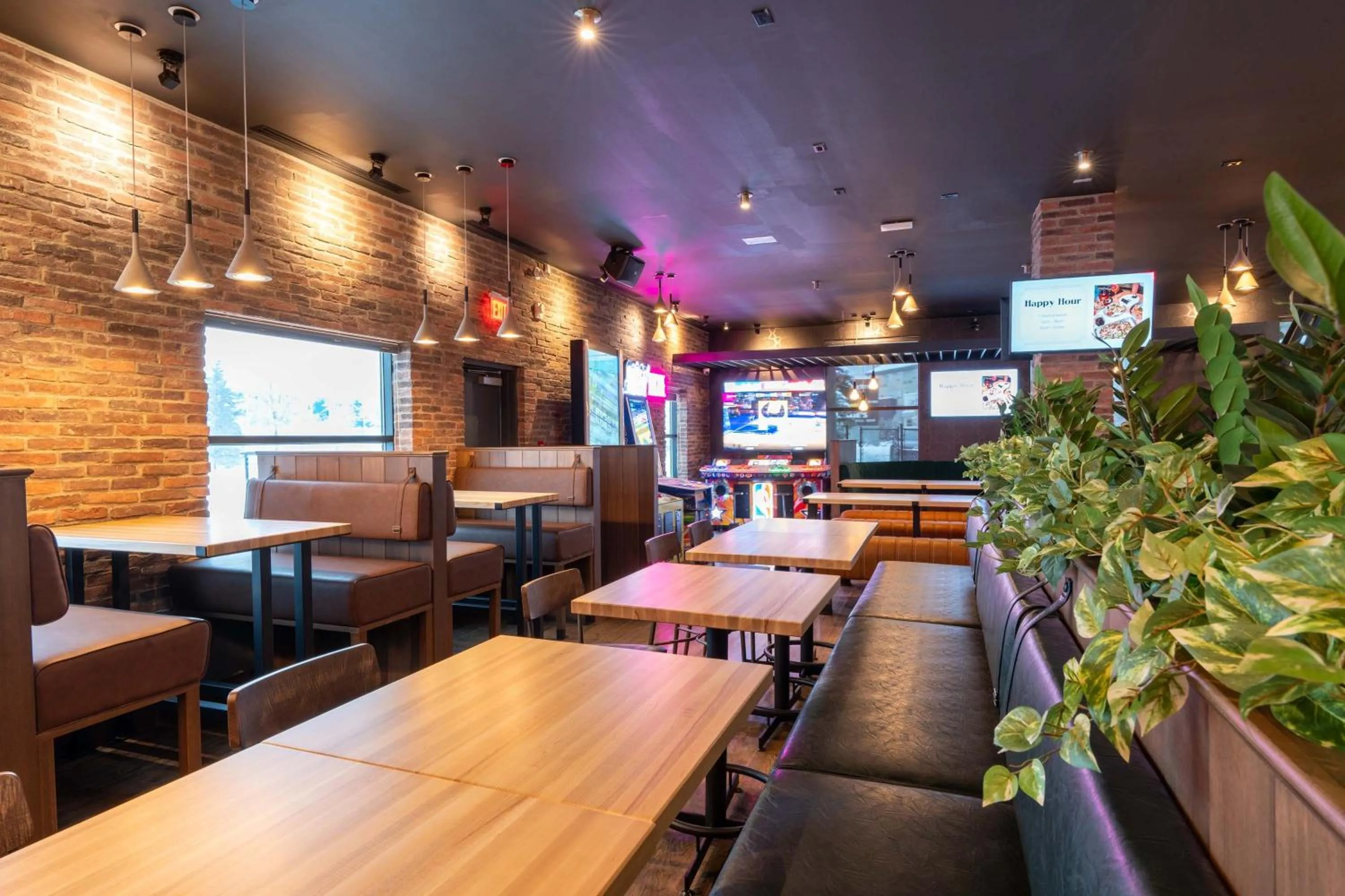 Restaurant/places to eat in Sandman Signature Dallas Las Colinas Hotel & Suites