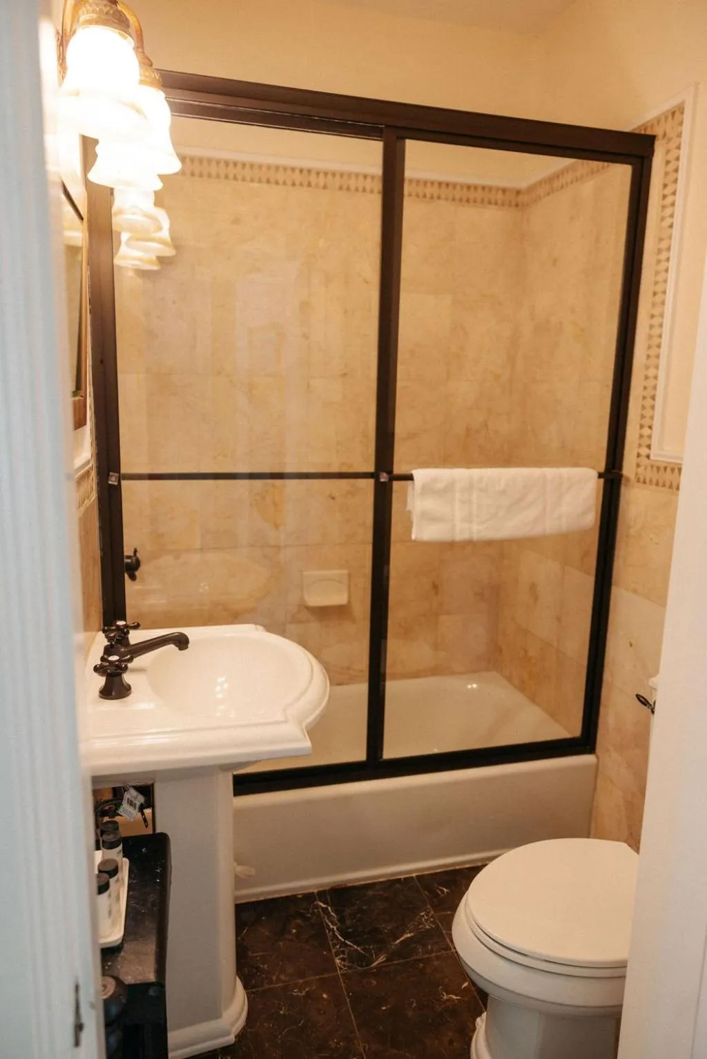 Bathroom in Ironclad Inn and Bourbon Room