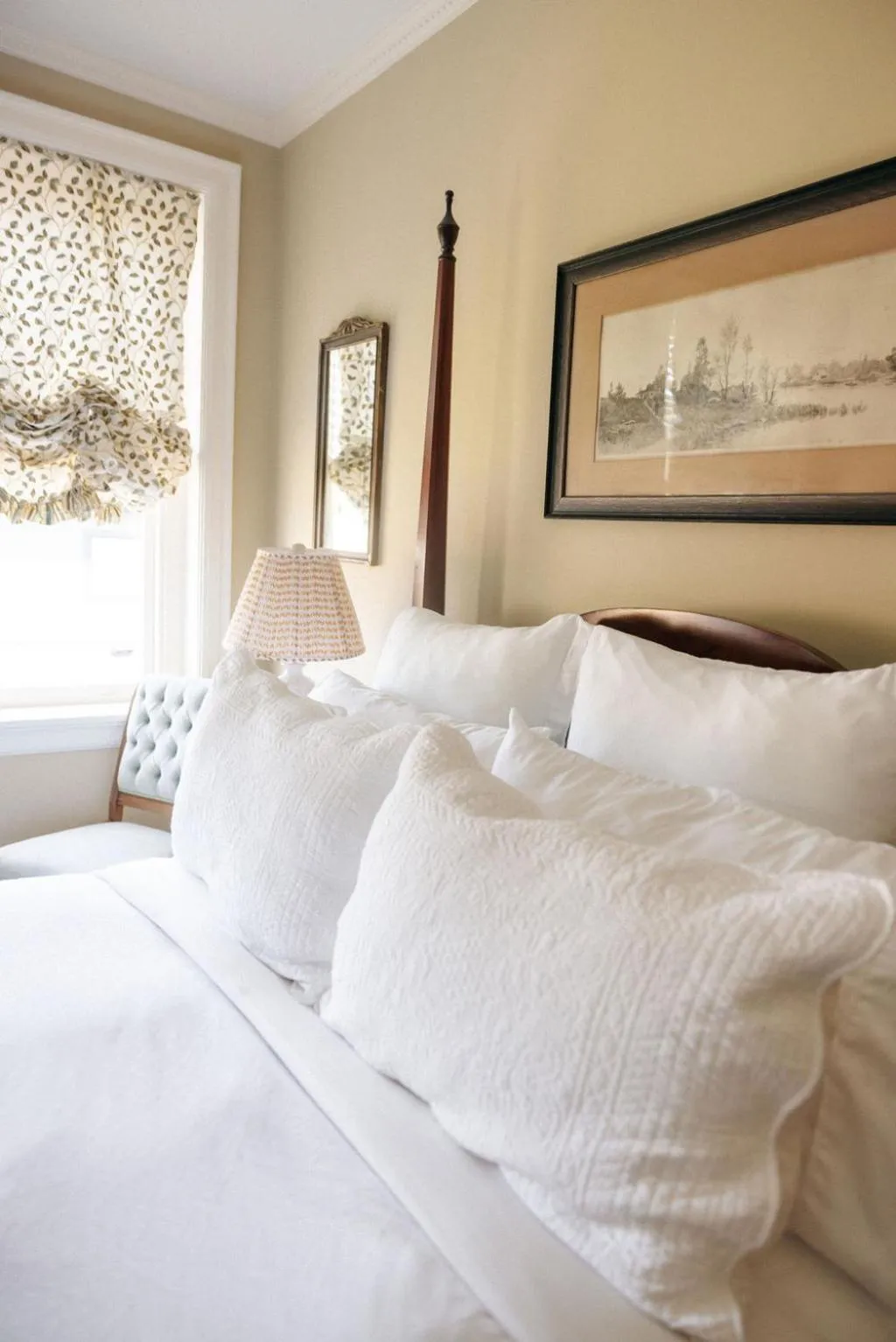 Bedroom, Bed in Ironclad Inn and Bourbon Room