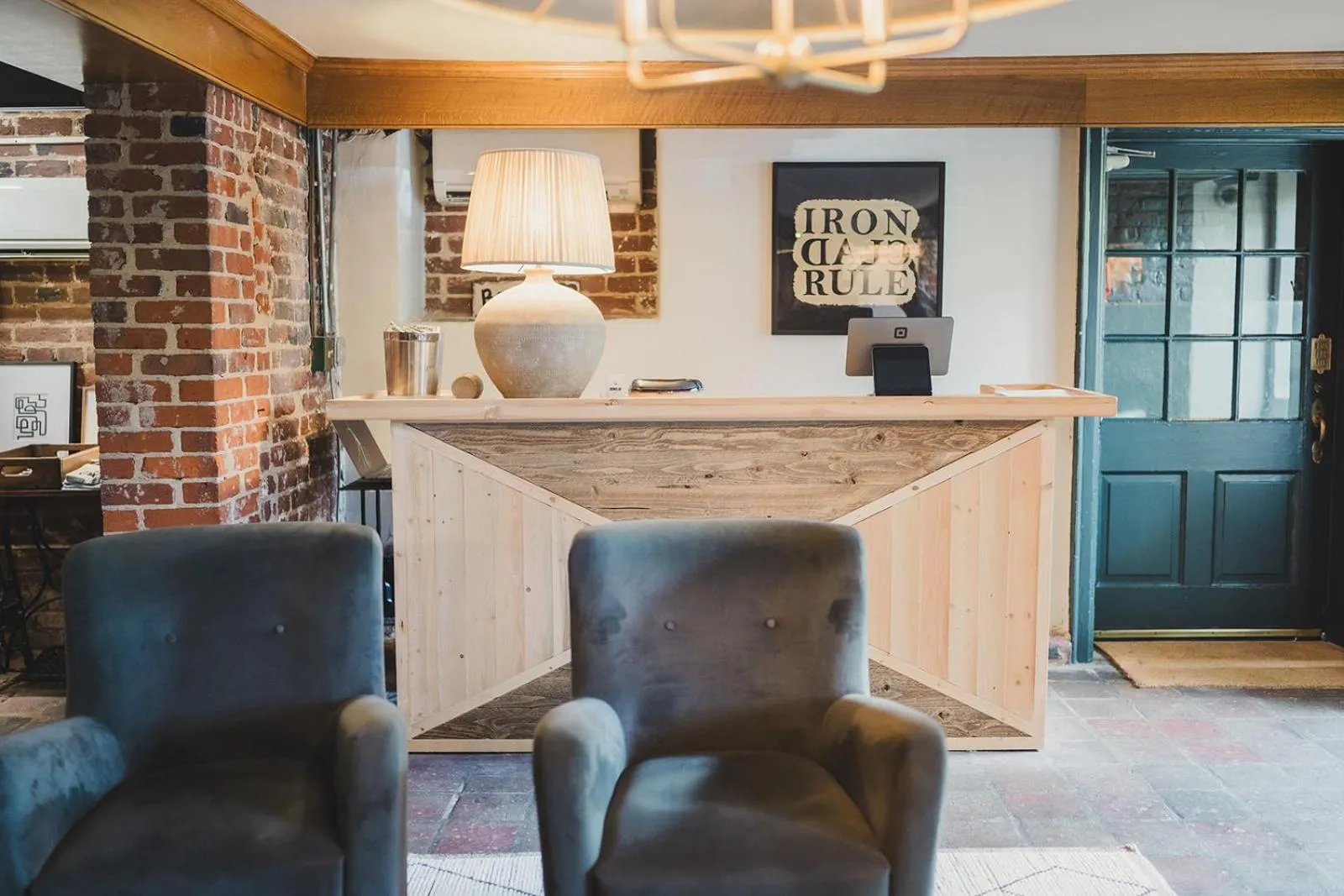 Lounge or bar in Ironclad Inn and Bourbon Room