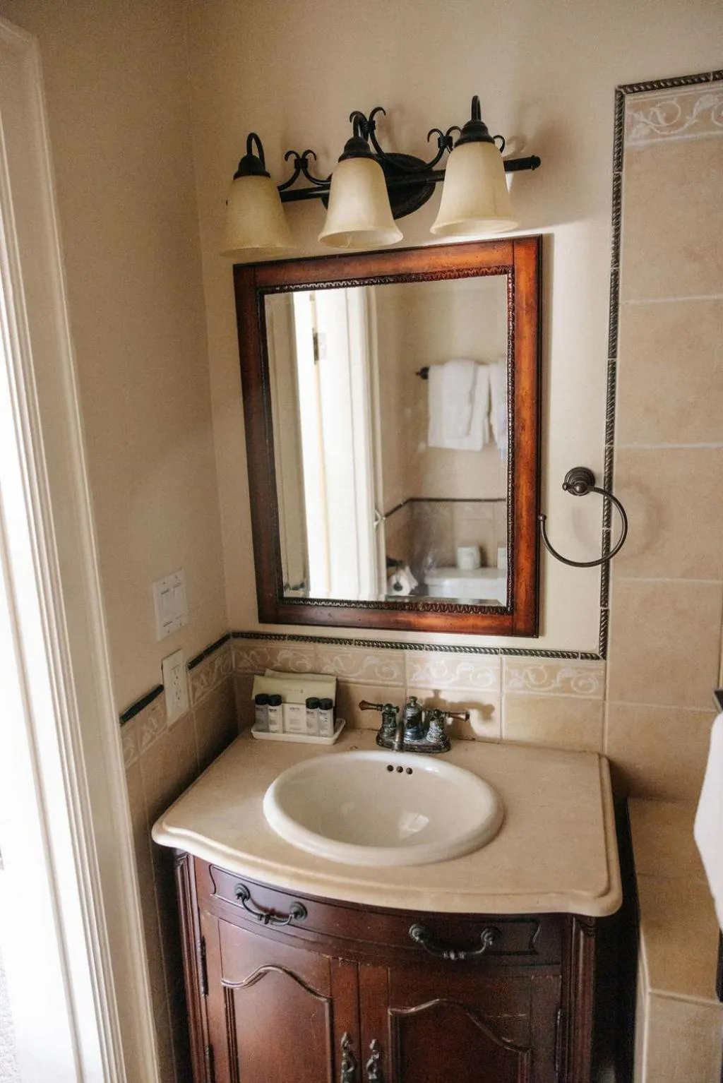 Bathroom in Ironclad Inn and Bourbon Room