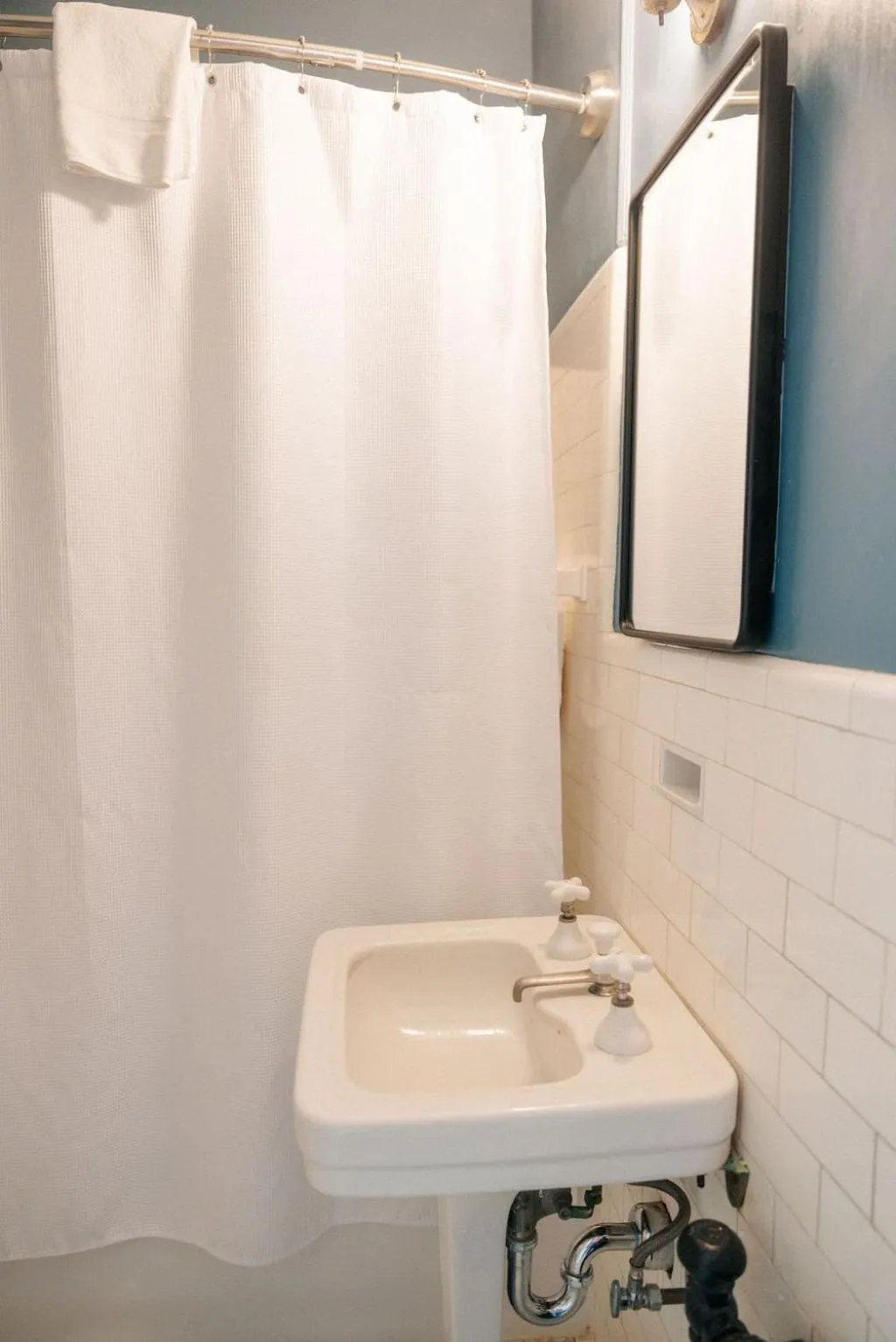 Bathroom in Ironclad Inn and Bourbon Room