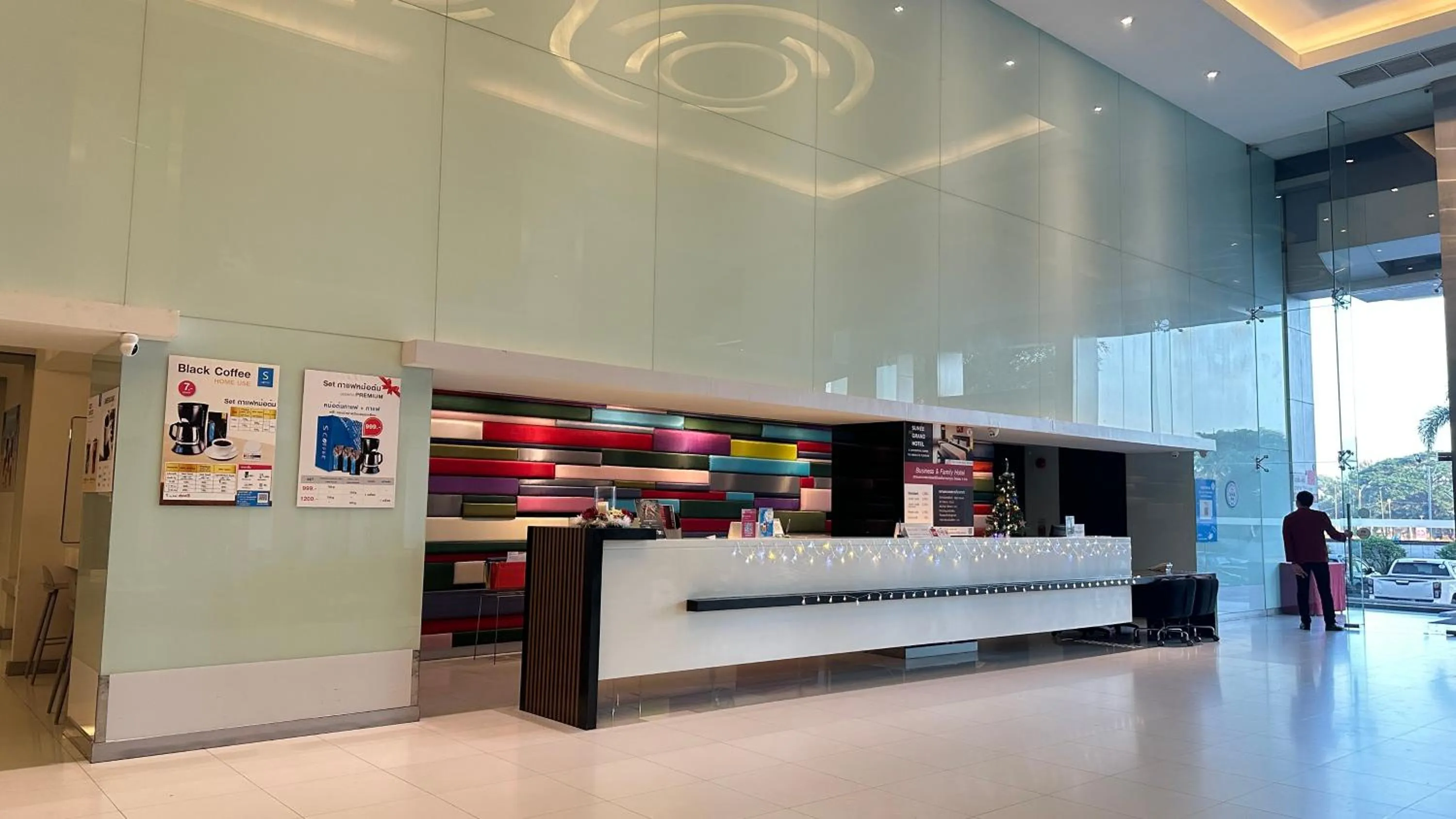 Lobby or reception in Sunee Grand Hotel and Convention Center