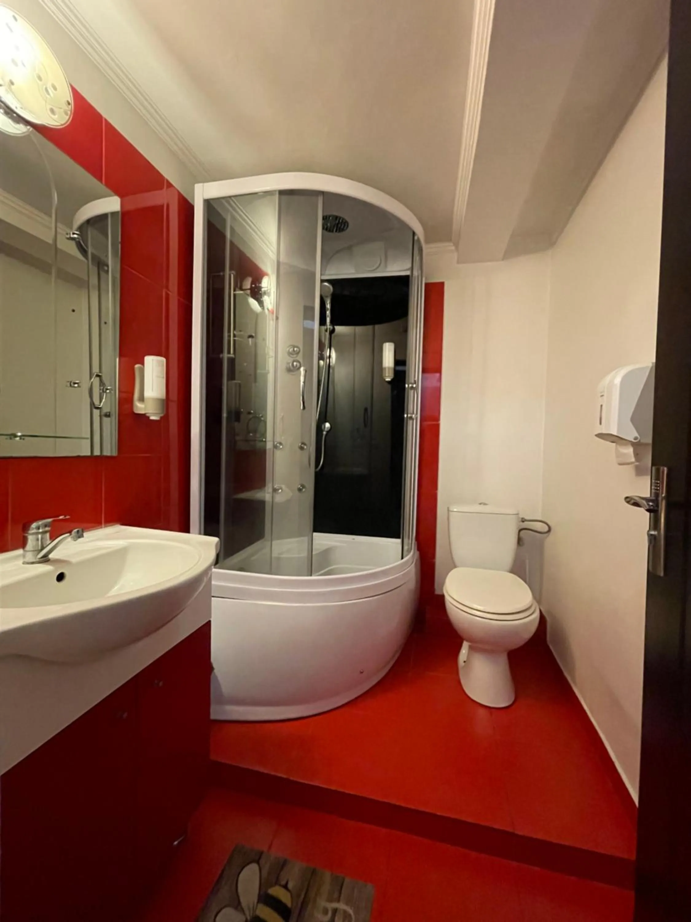 Shower in Hotel Prestige