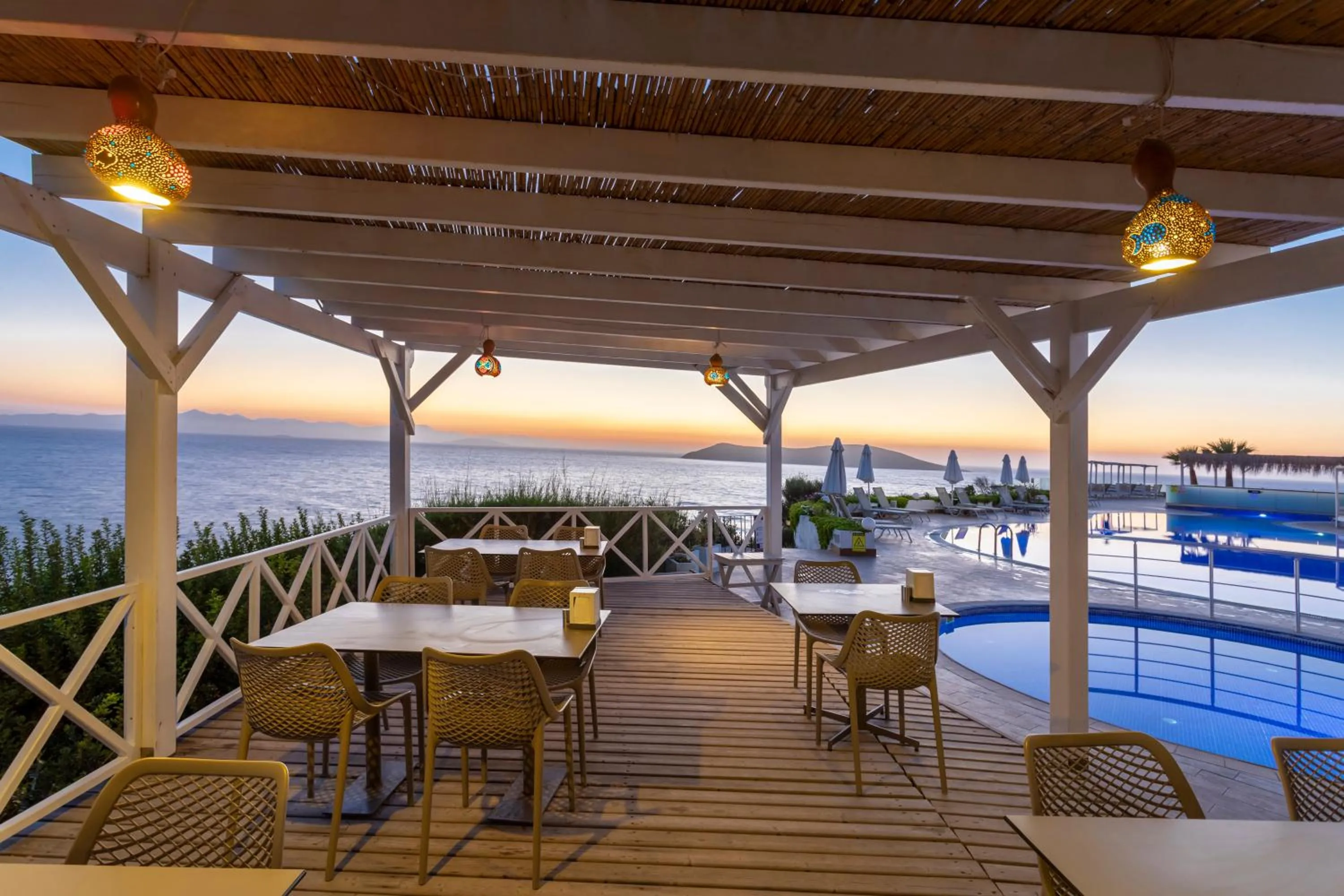 Restaurant/places to eat in Vega Aparts