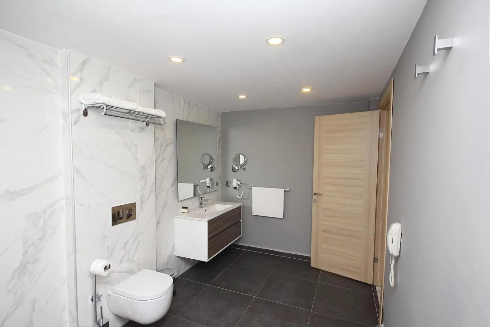 Bathroom in Vega Aparts