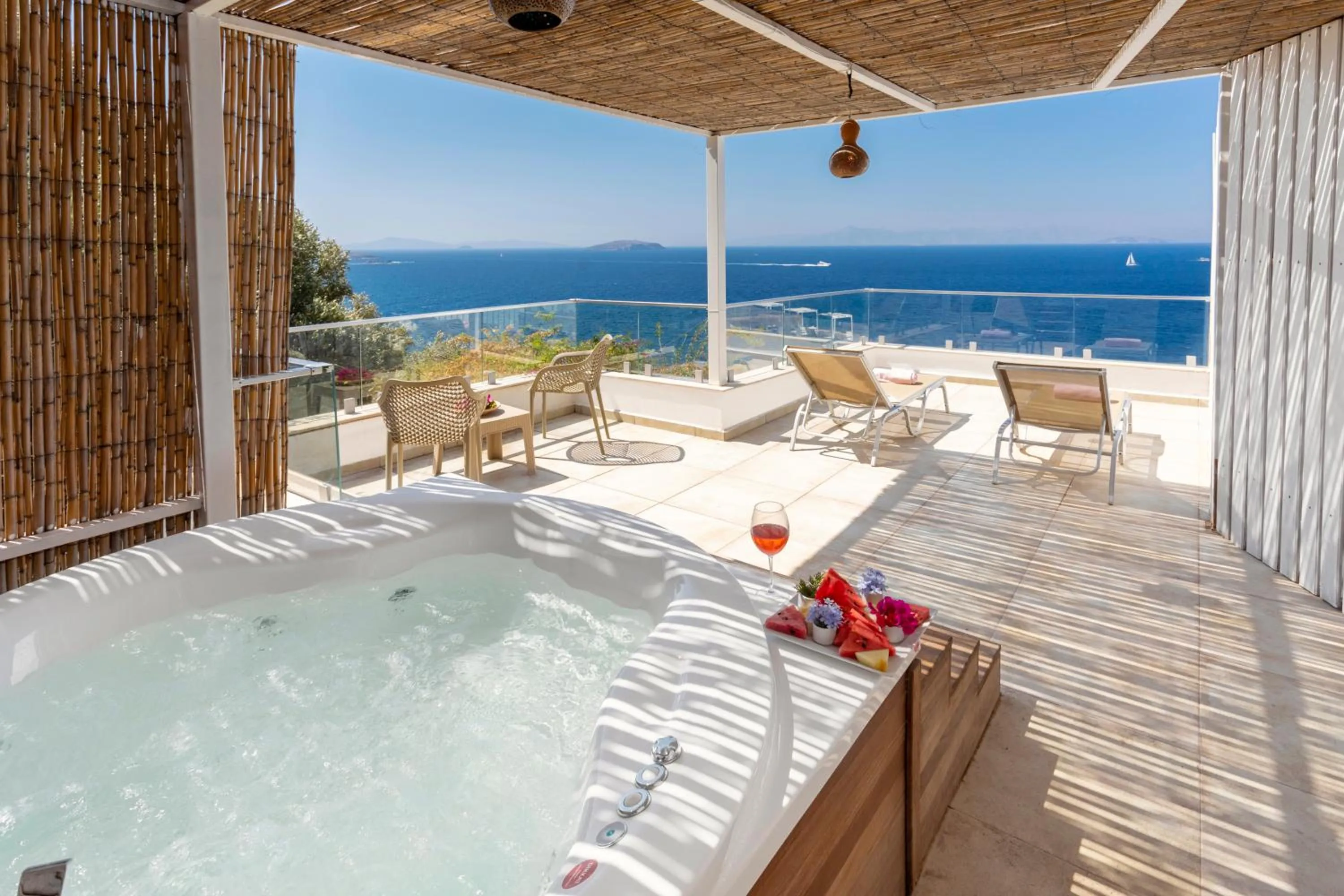 Hot Tub in Vega Aparts