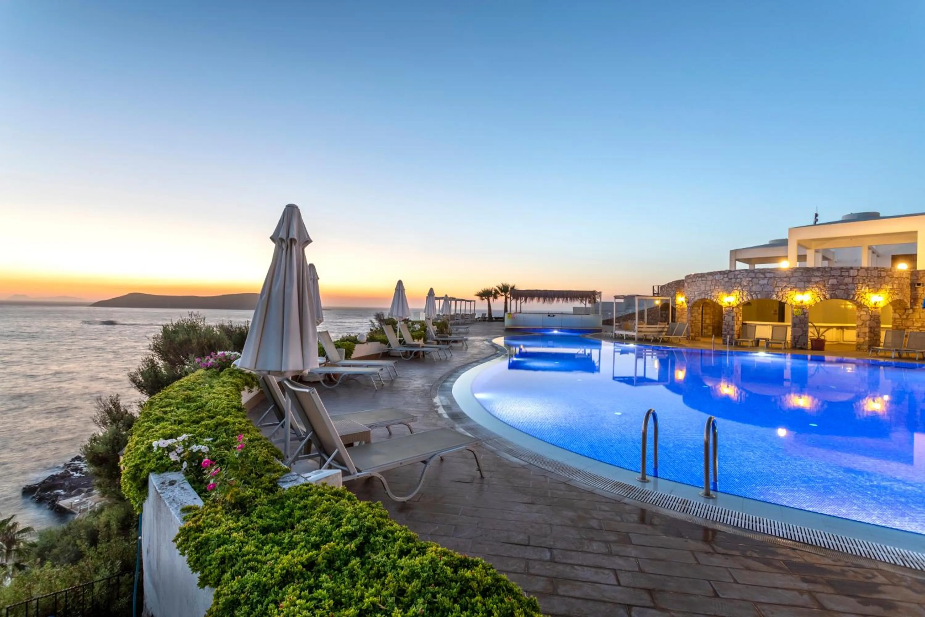 Swimming pool in Vega Aparts