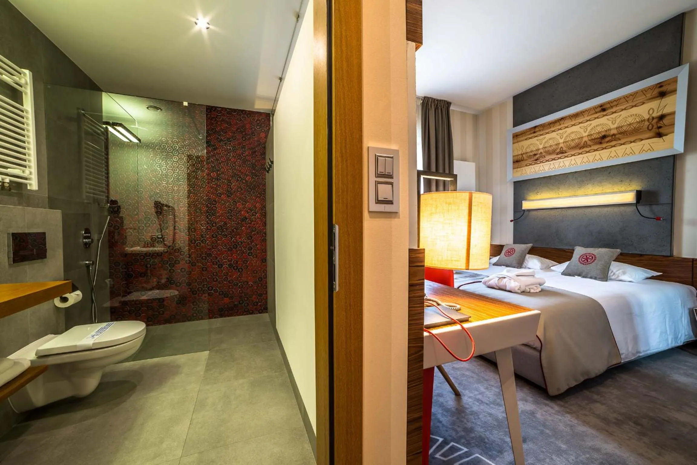 Toilet, Bed in Hotel Kopieniec Fizjo- Med & SPA