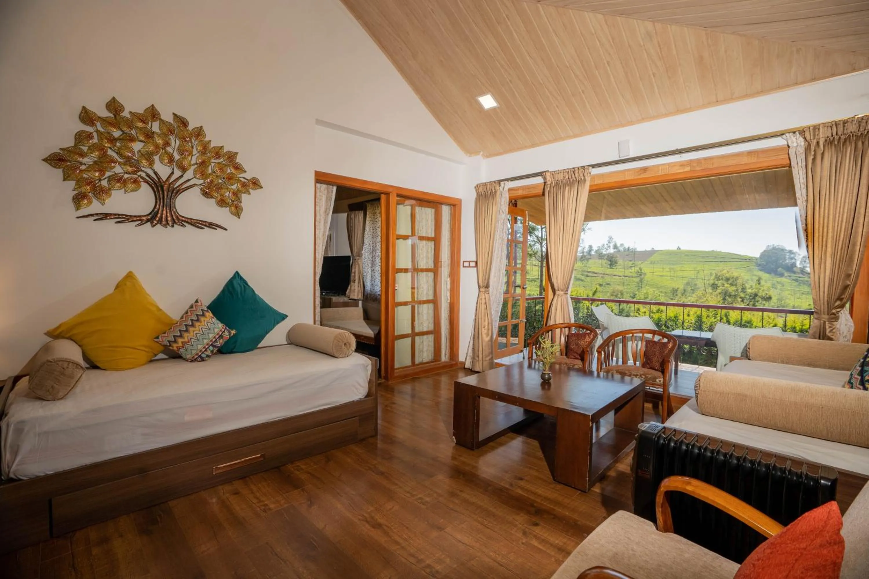 Living room, Bed in Green Nest Resort Ooty