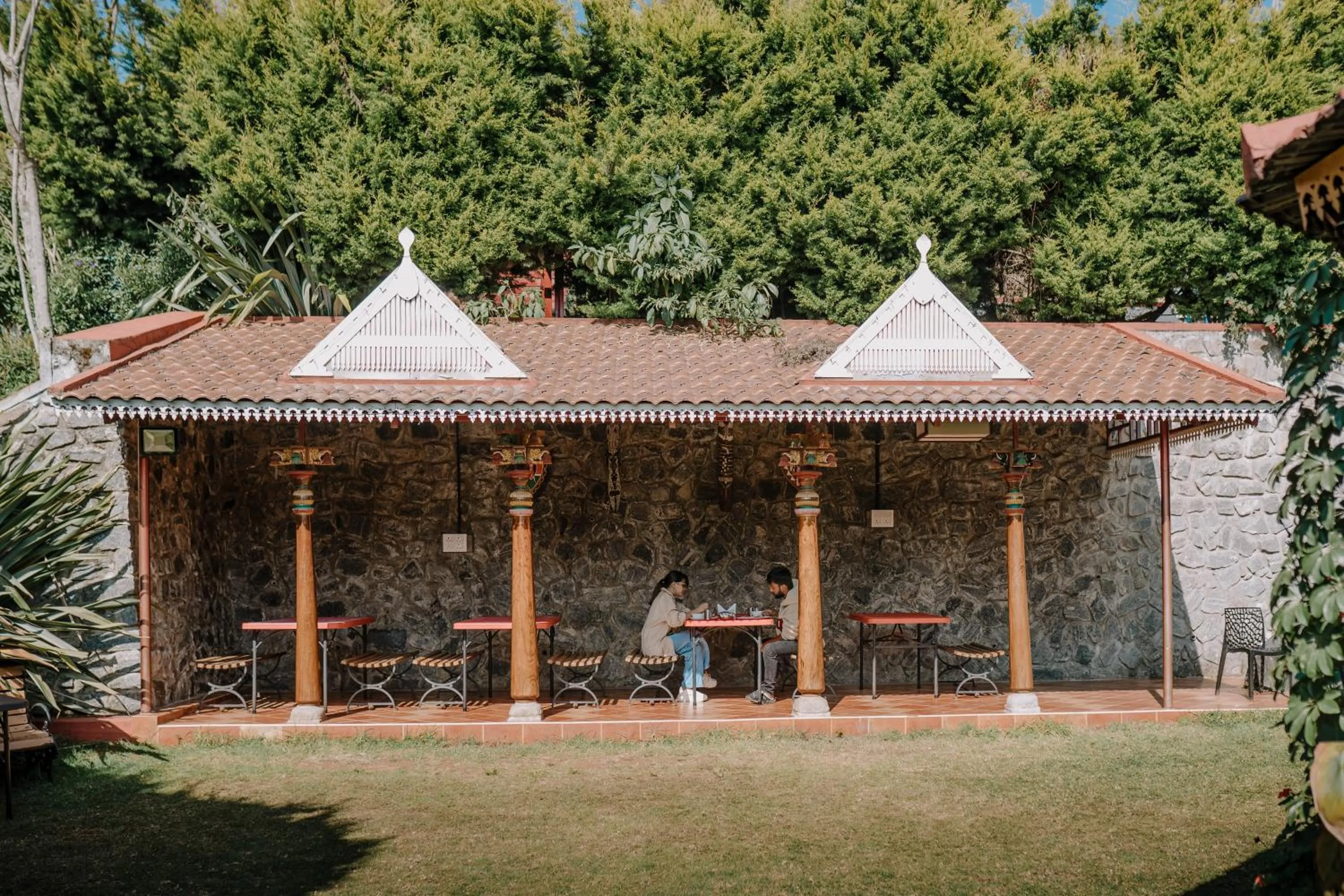 Restaurant/places to eat in Green Nest Resort Ooty