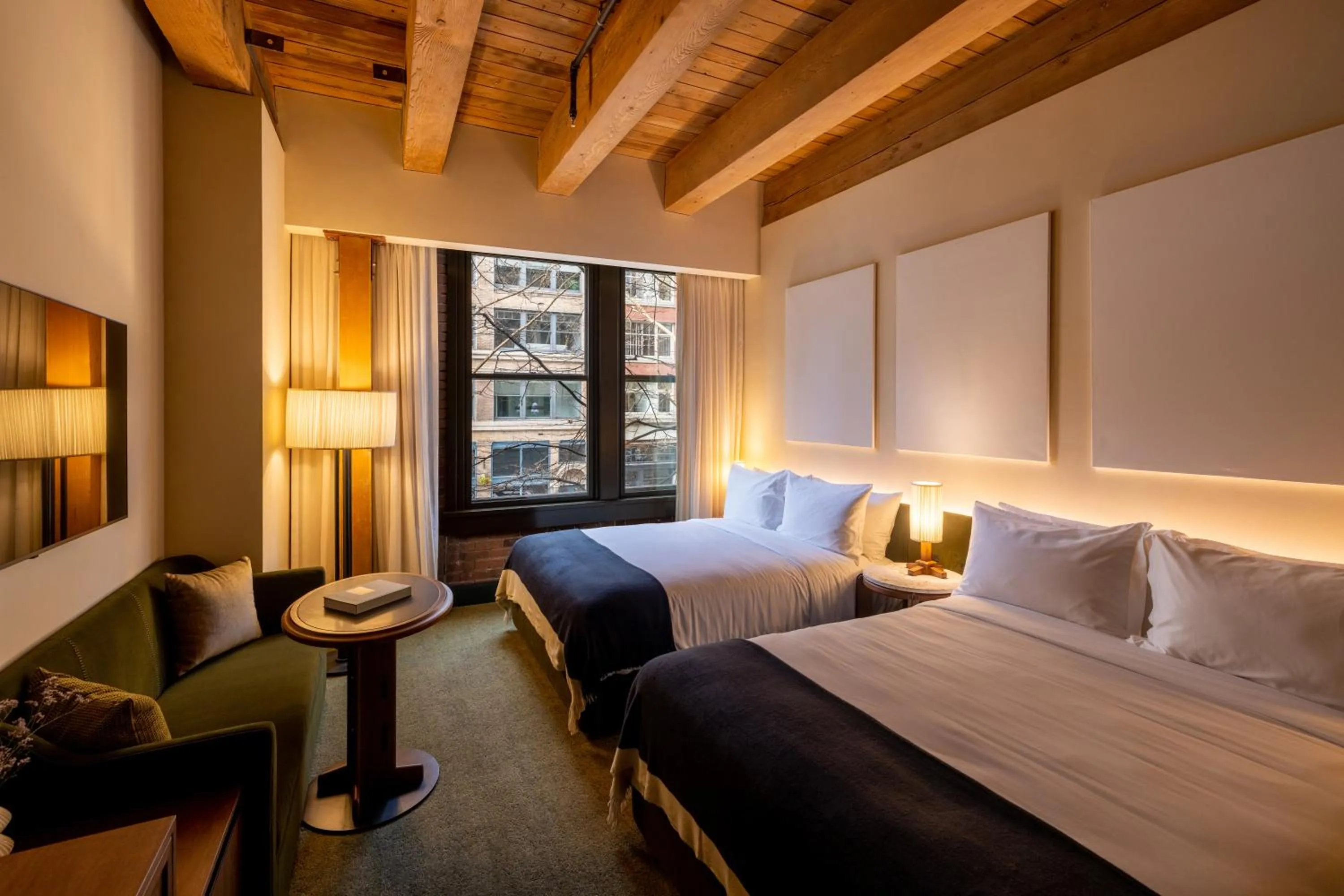 Bed in Populus Seattle