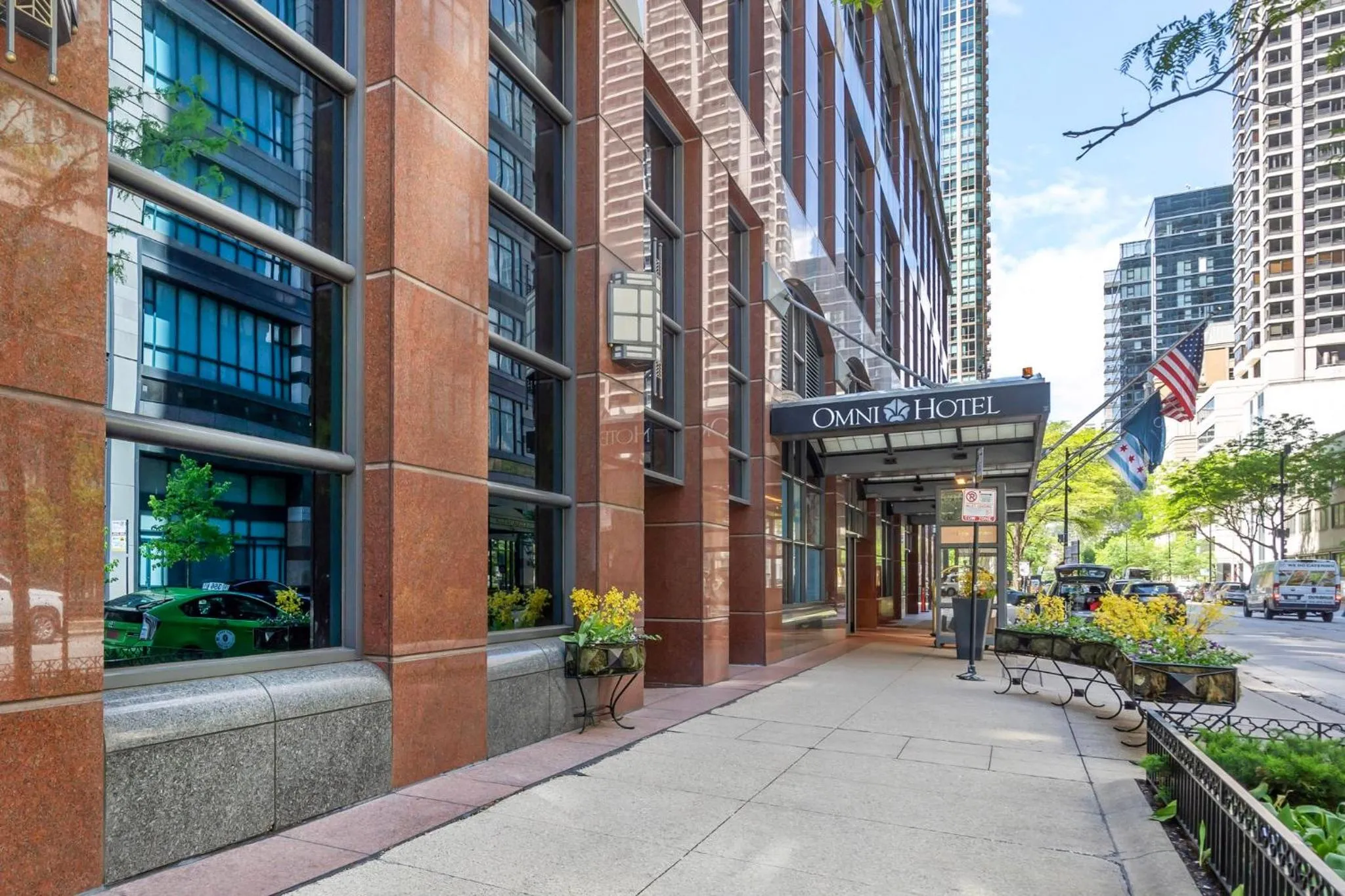 Property building in Omni Chicago Hotel