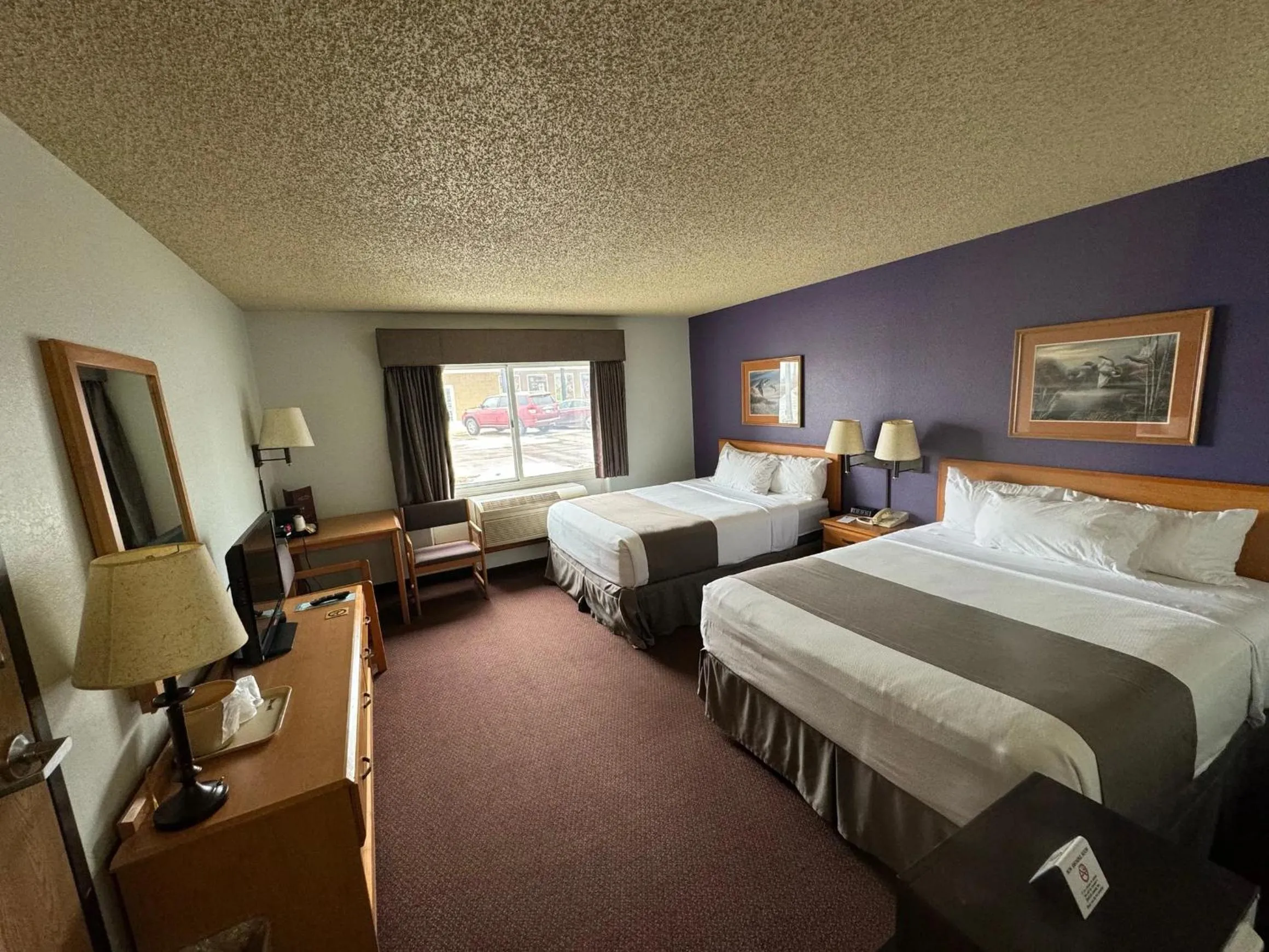 Fossil Creek Hotel & Suites