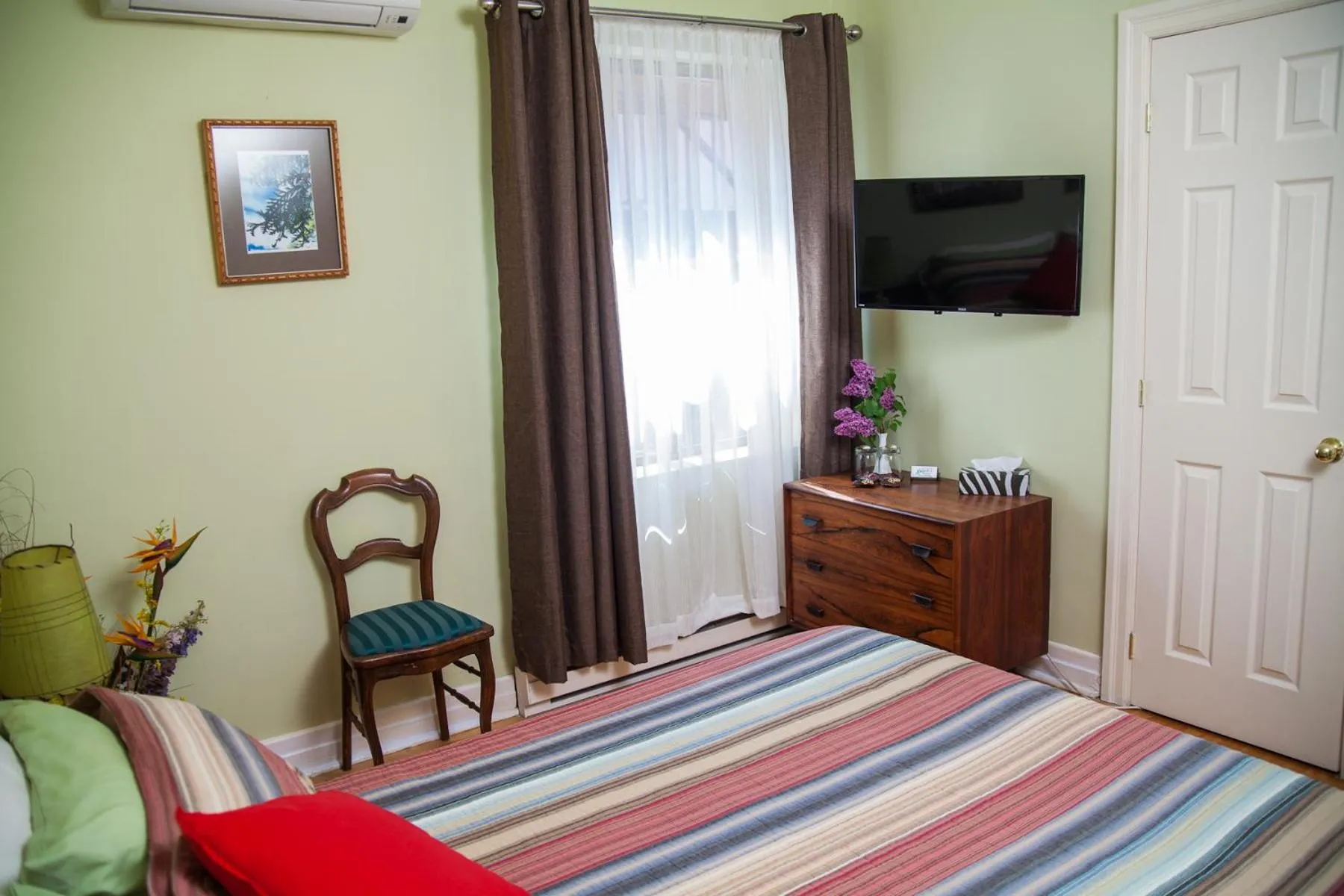 Bed in Maison Des Jardins B & B