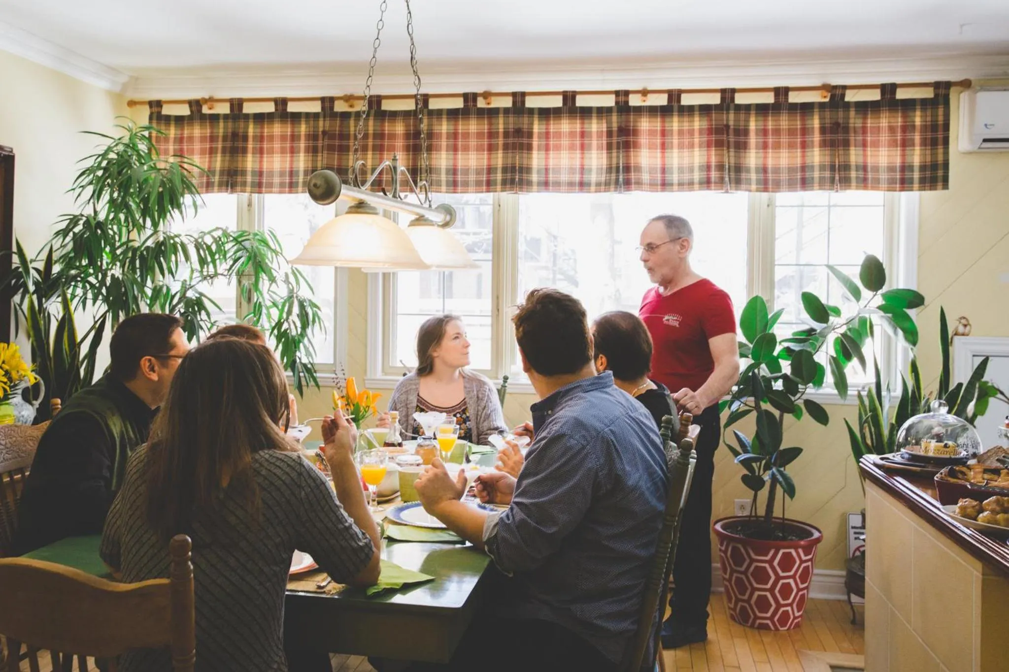 Breakfast in Maison Des Jardins B & B