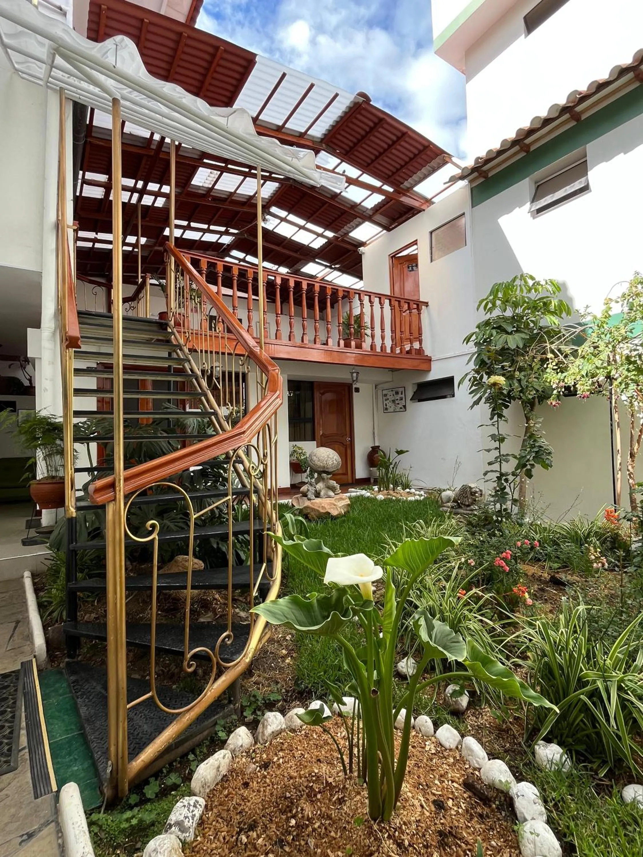 Patio in El Cumbe Inn