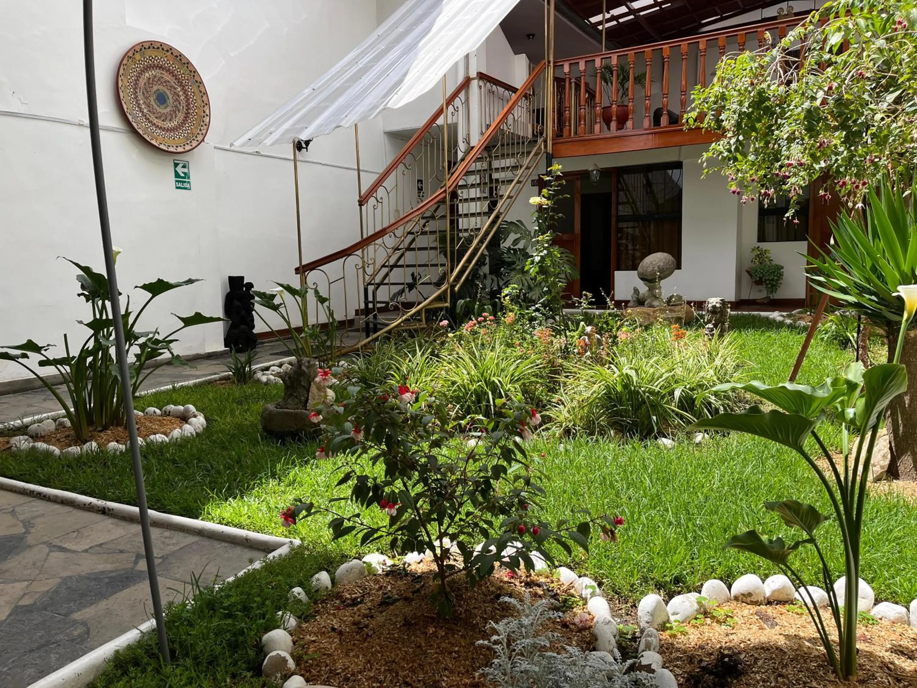 Patio in El Cumbe Inn