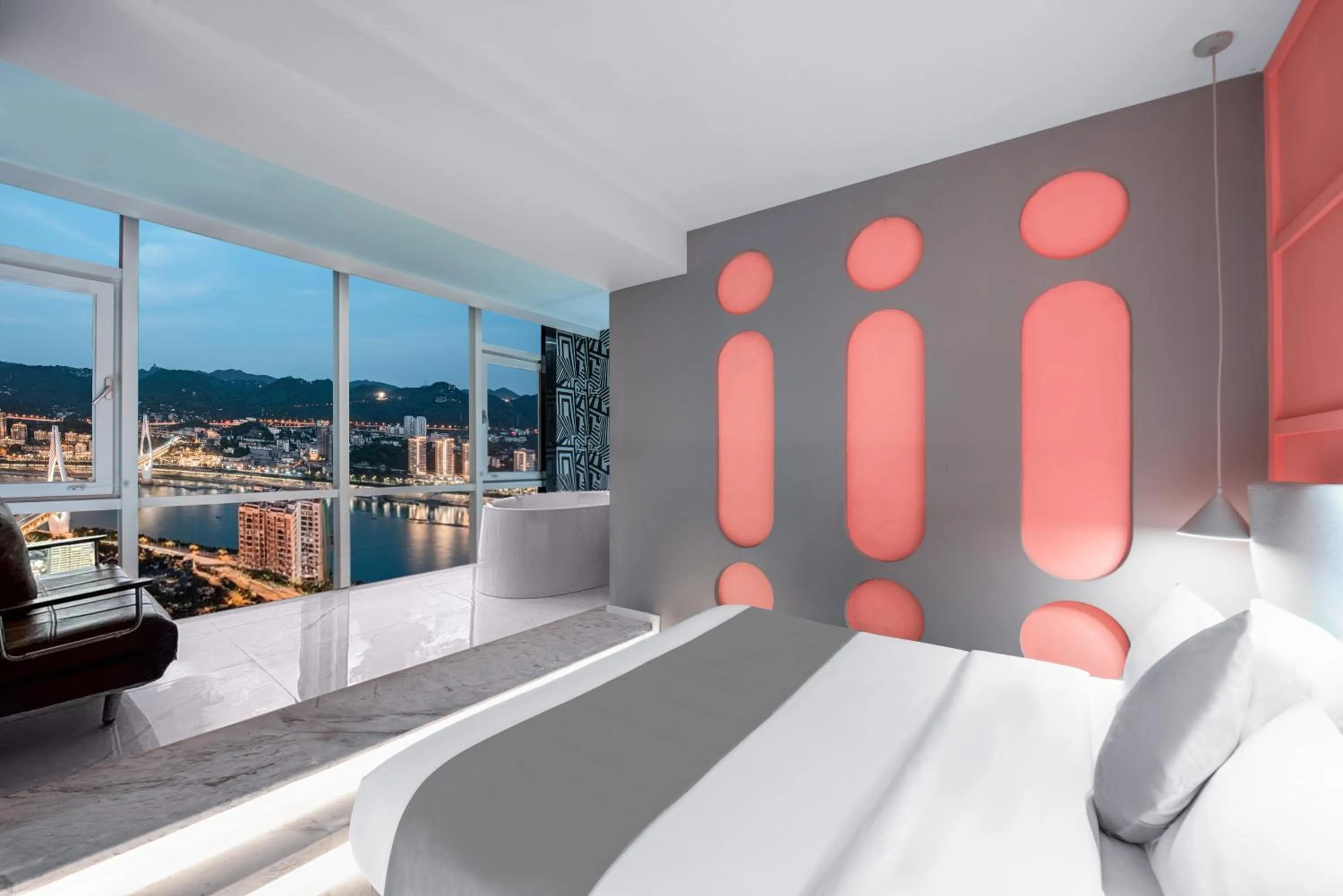 Bed in ReVia Skyline River View Hotel Chongging