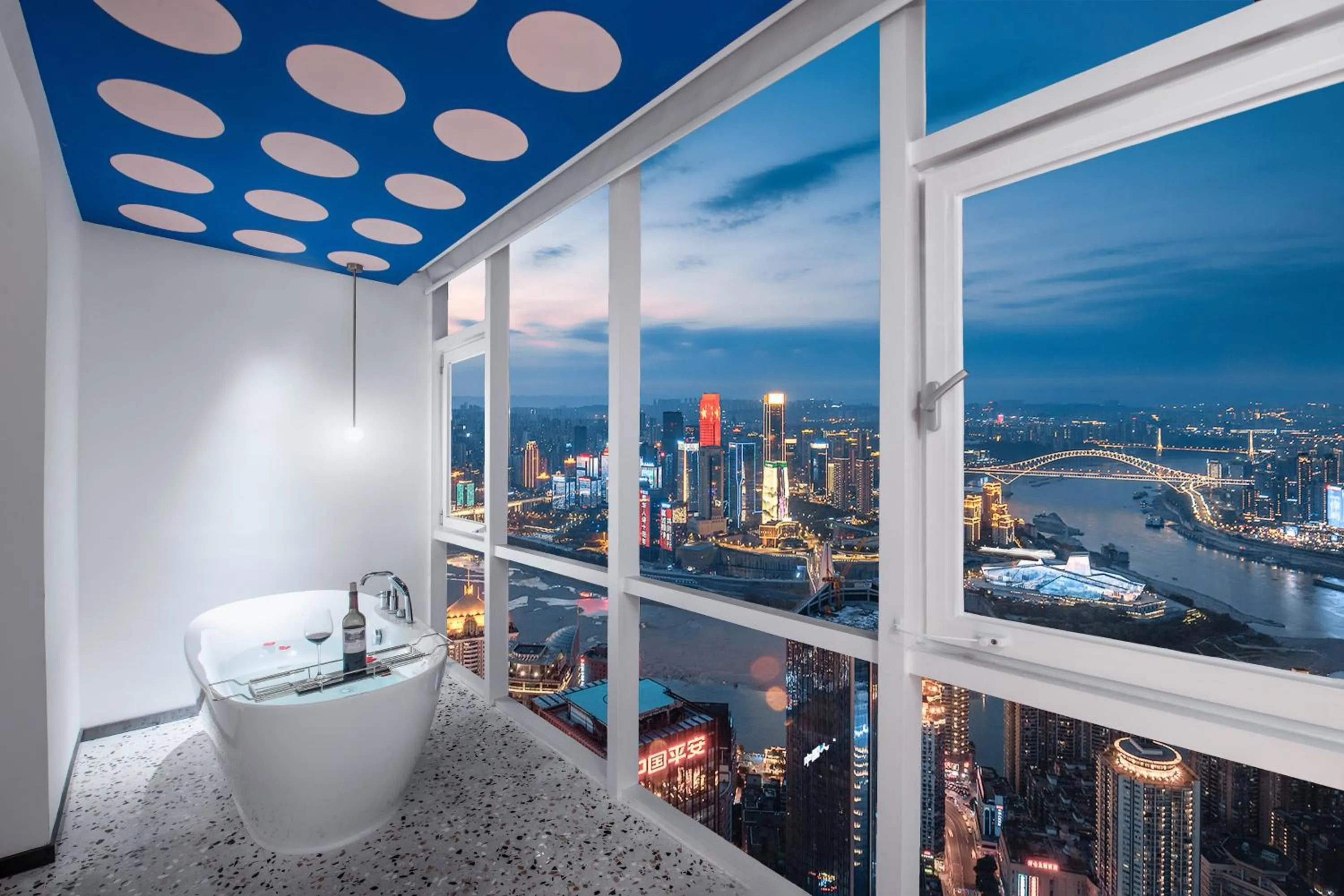 Night in ReVia Skyline River View Hotel Chongging