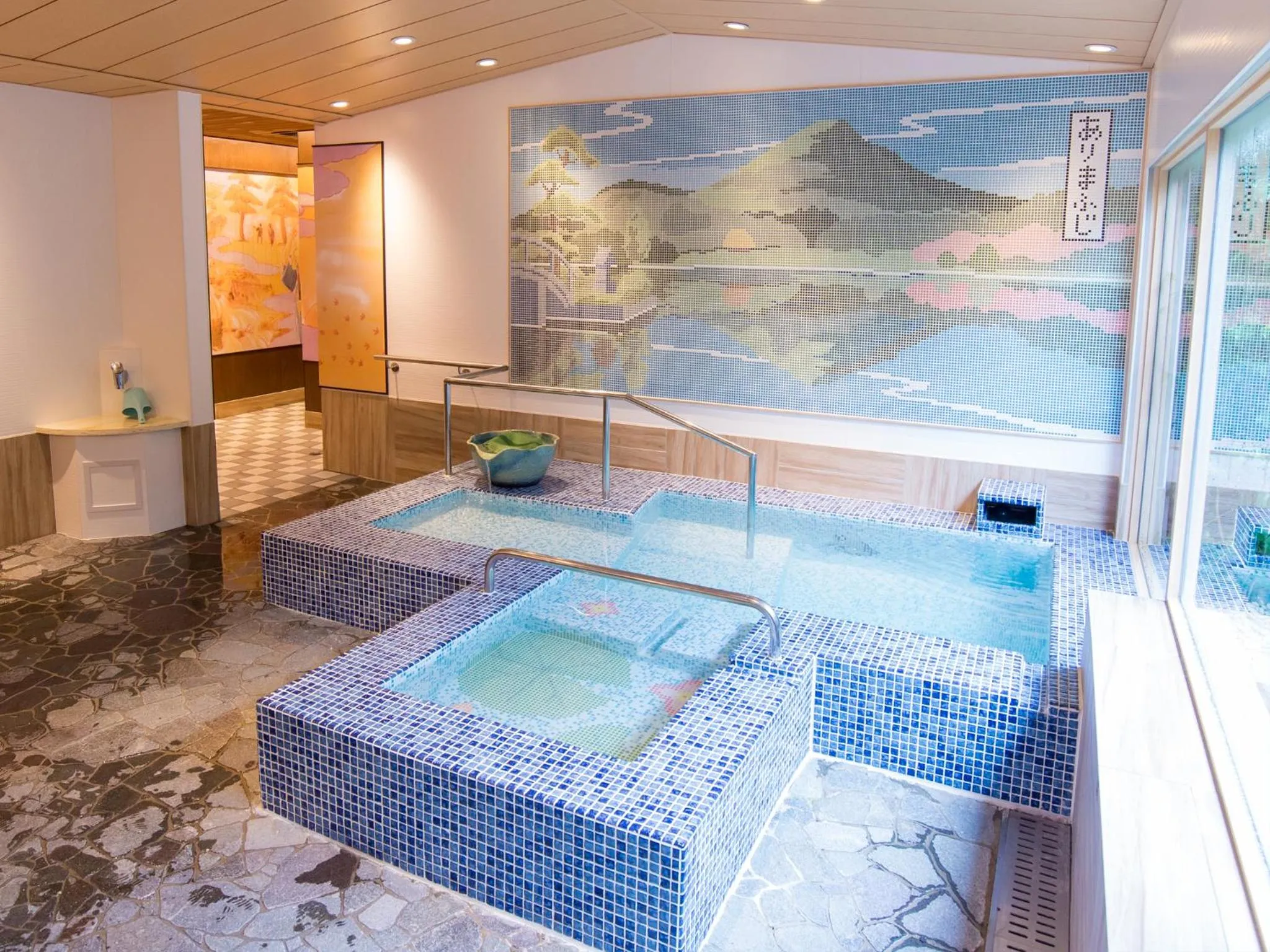 Hot Spring Bath in Arima Onsen Motoyu Ryuusenkaku