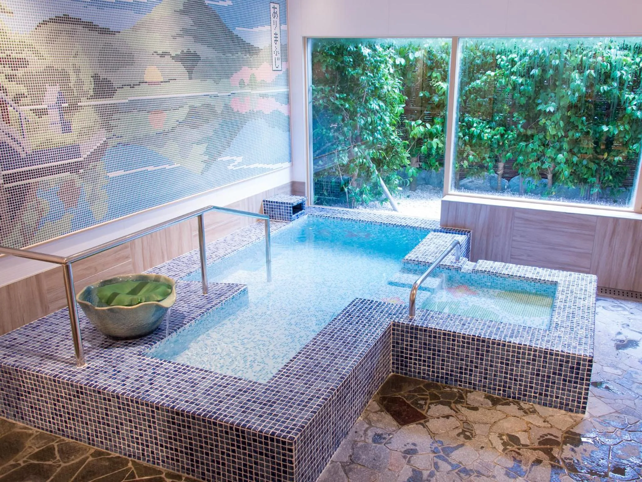 Hot Spring Bath in Arima Onsen Motoyu Ryuusenkaku