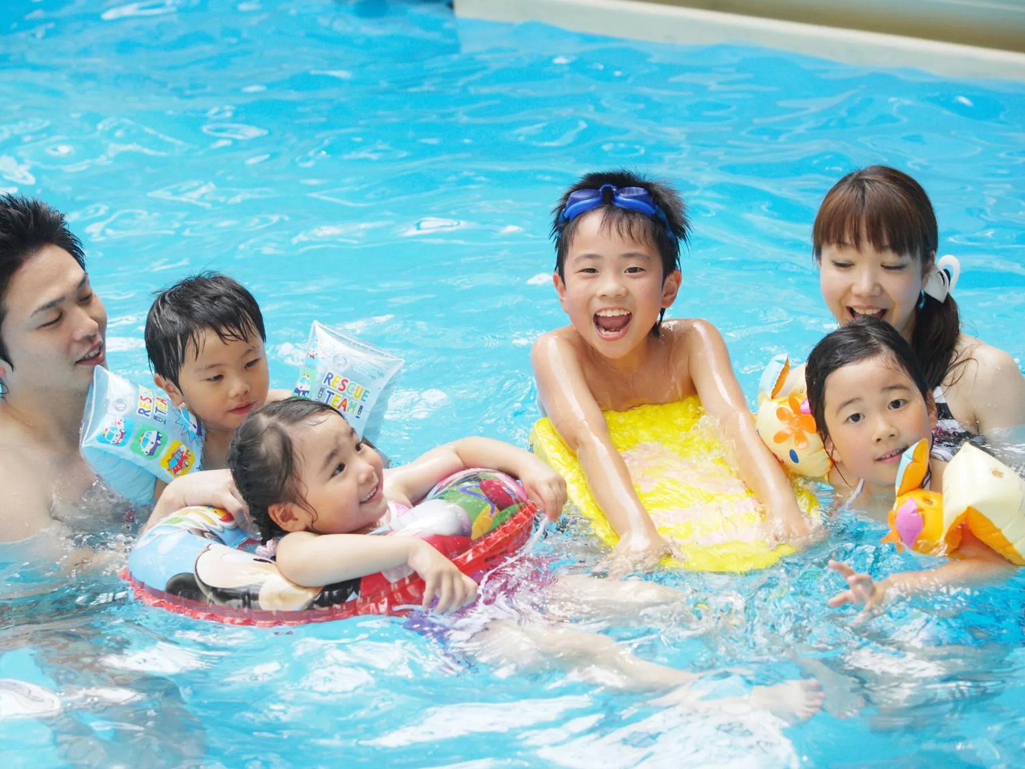 Swimming pool in Arima Onsen Motoyu Ryuusenkaku